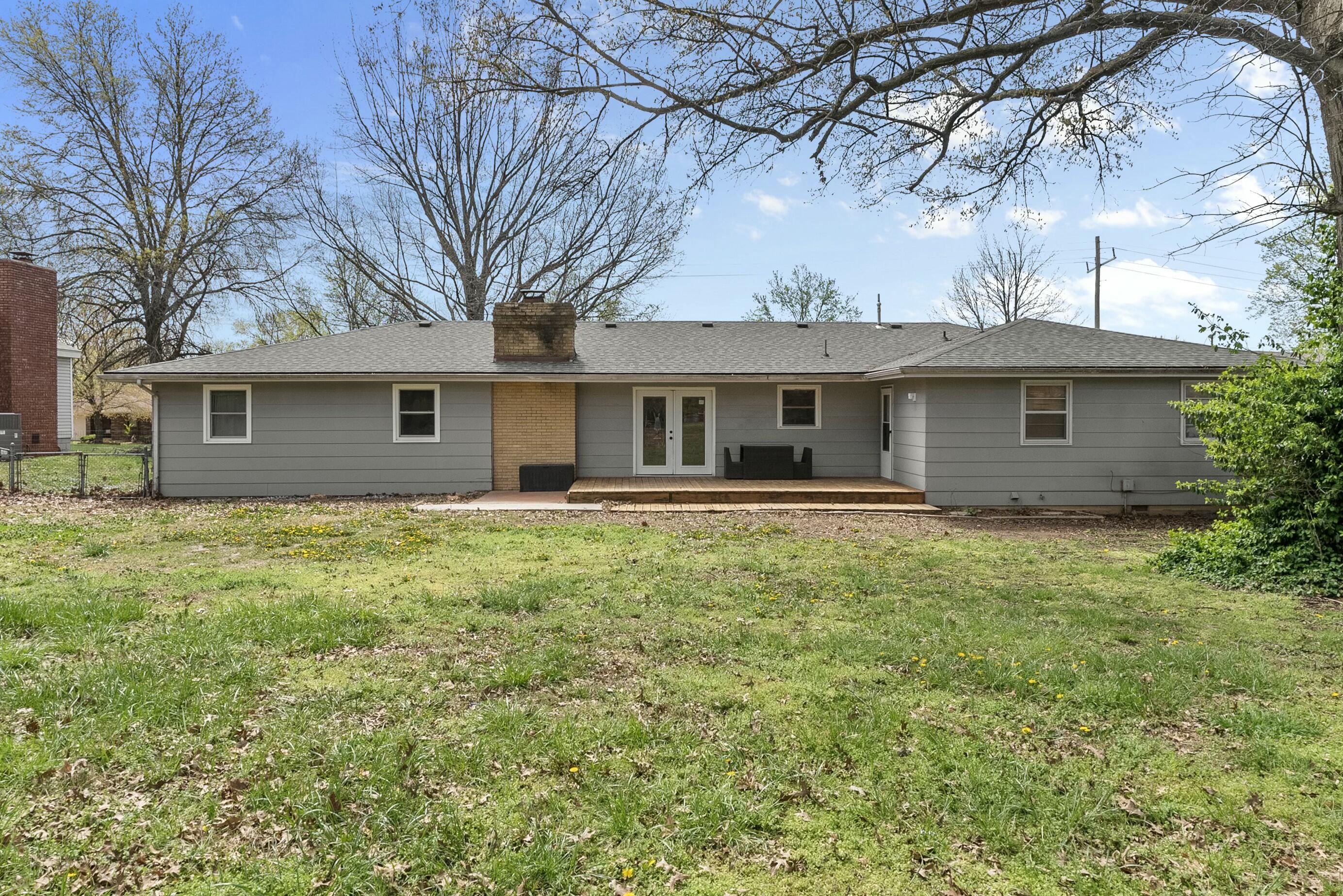 1439 East Mcclernon Street Property Photo 19