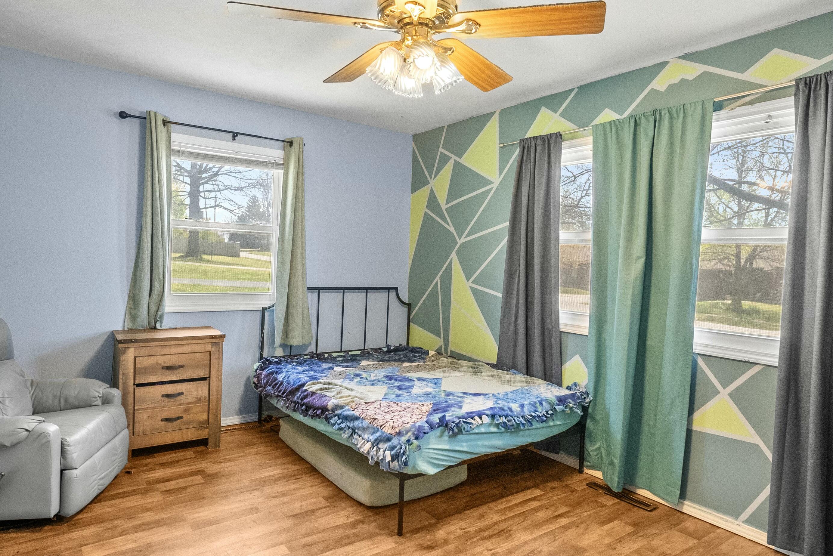 1439 East Mcclernon Street Property Photo 20