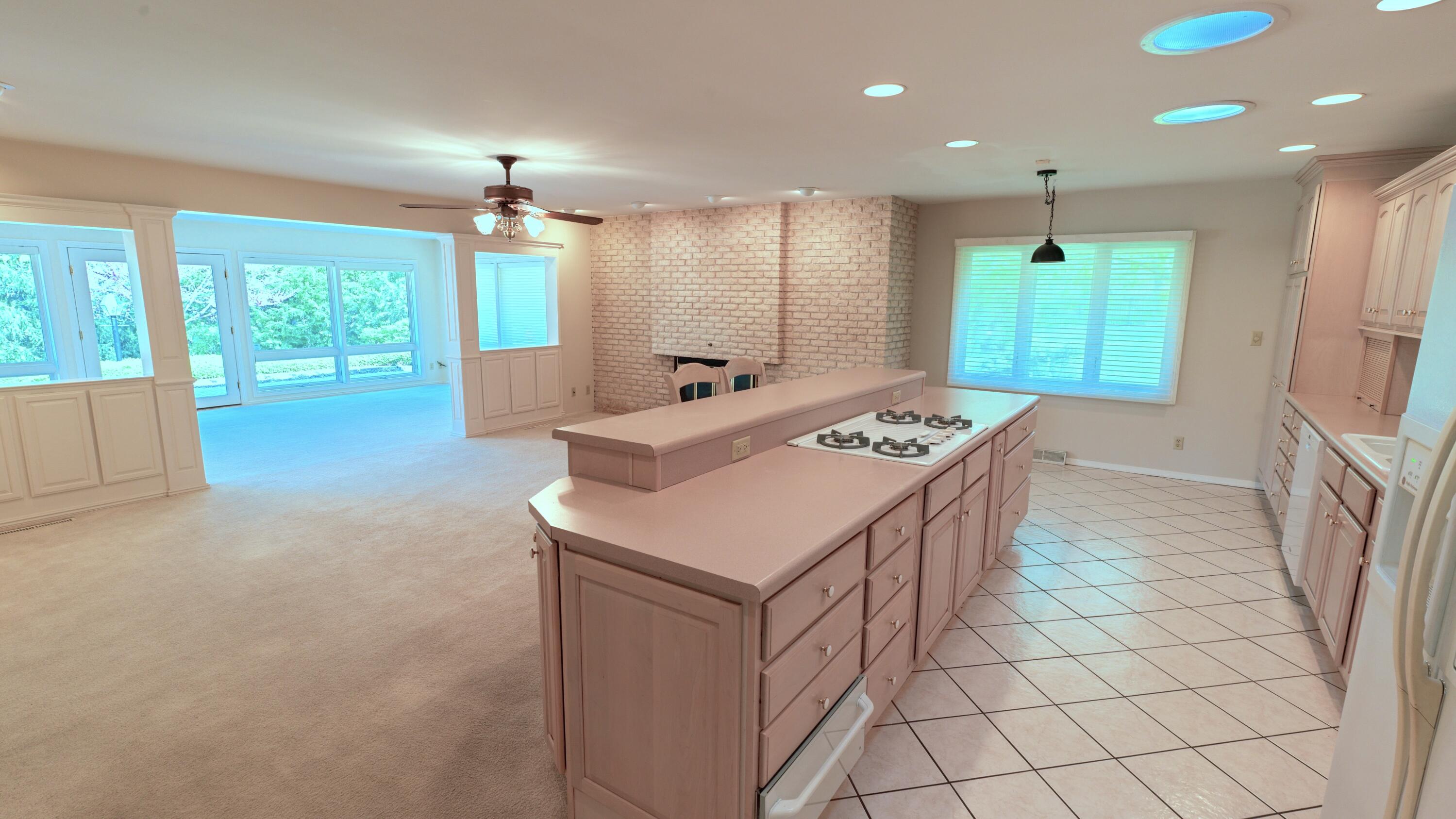 2921 East Avalon Drive Property Photo 14