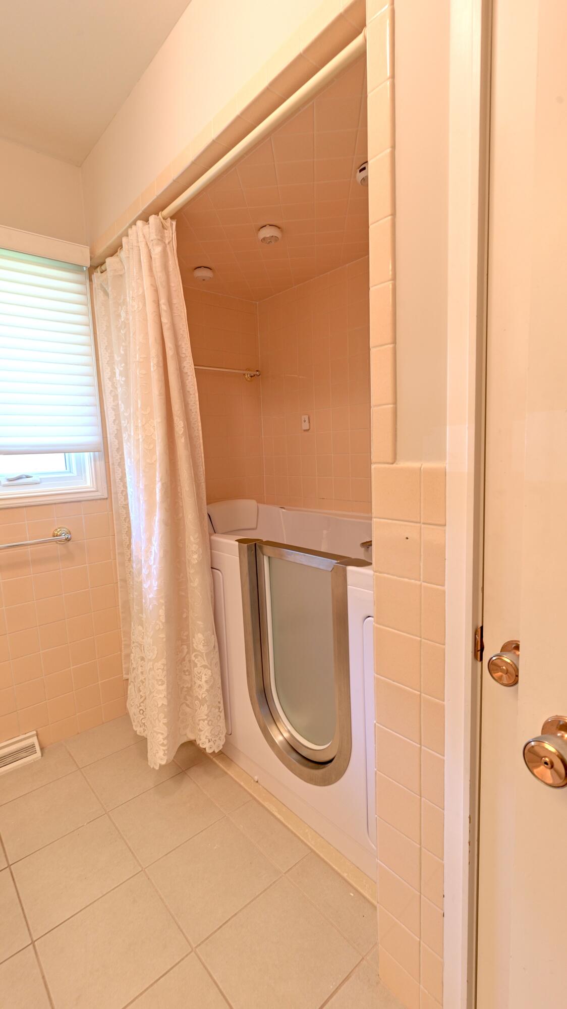 2921 East Avalon Drive Property Photo 36