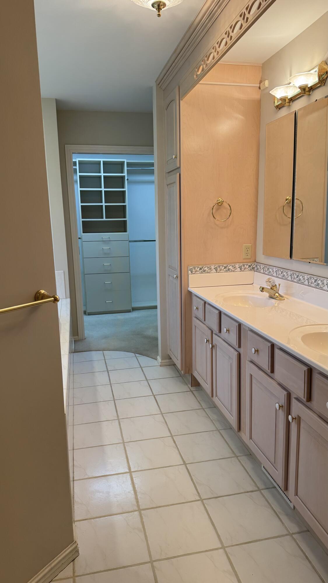 2921 East Avalon Drive Property Photo 46