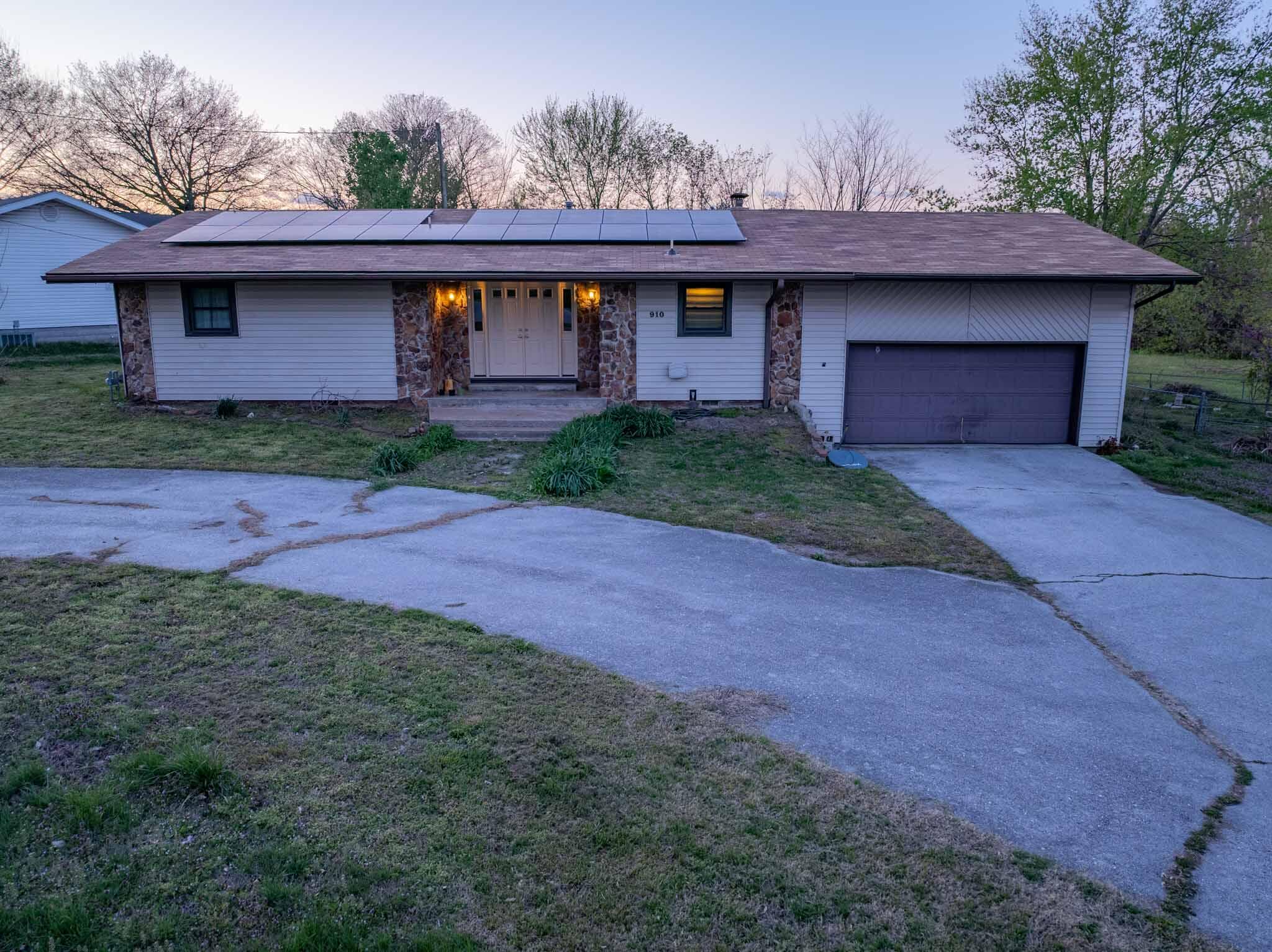 Ash Grove Real Estate Listings Main Image