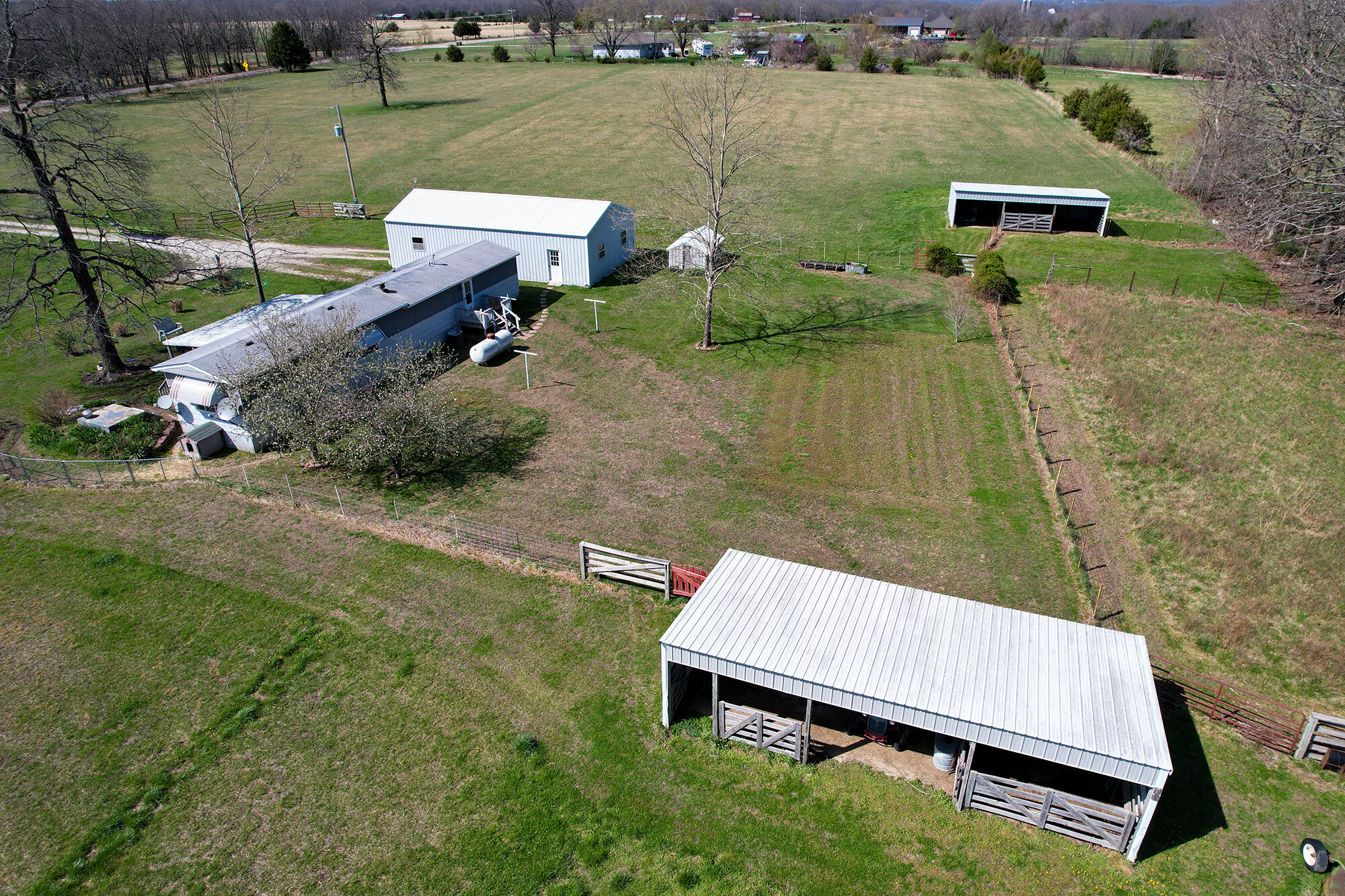 4322 State Highway Ff Property Photo 4