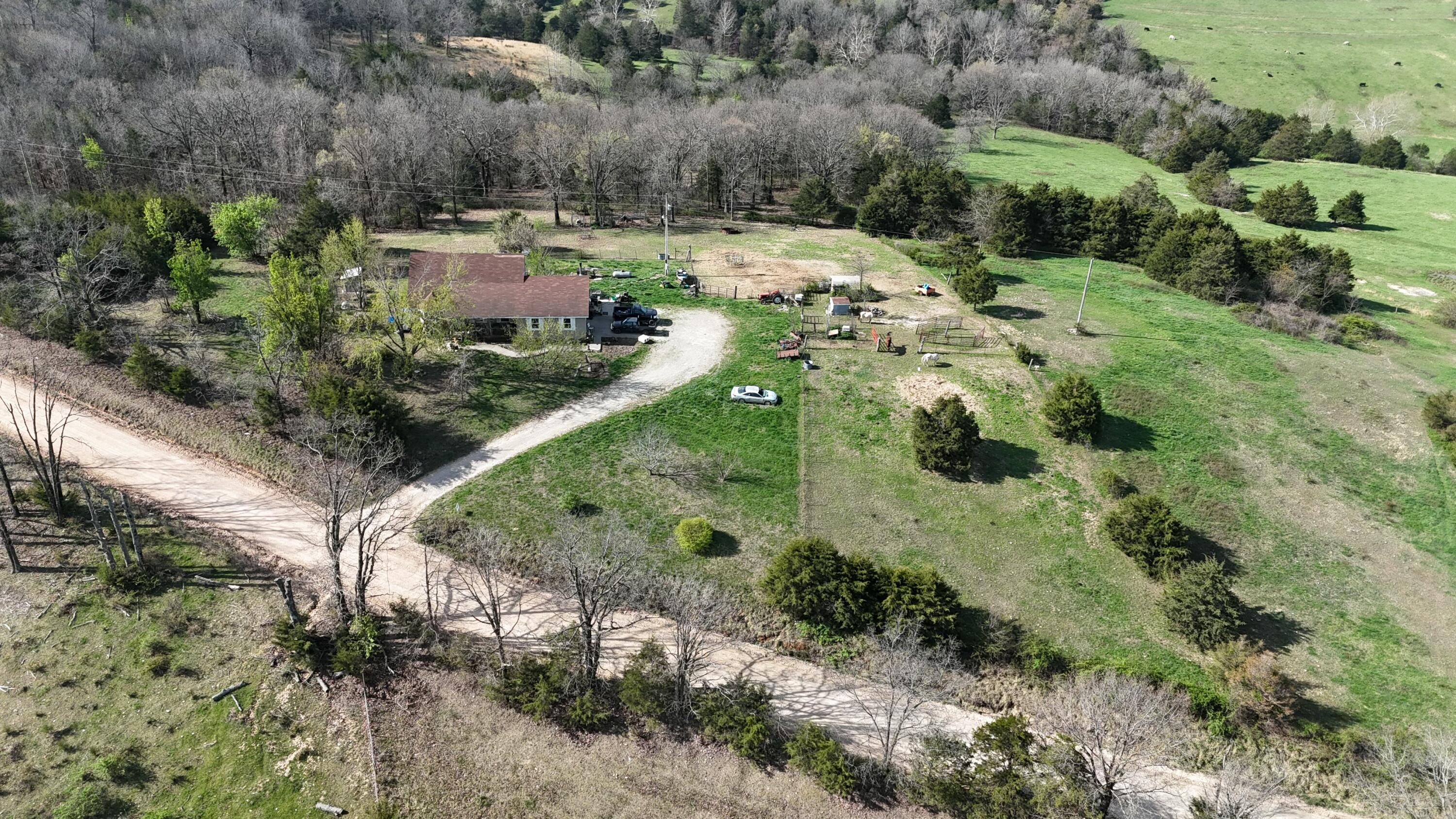 828 Burnett Road Property Photo 4