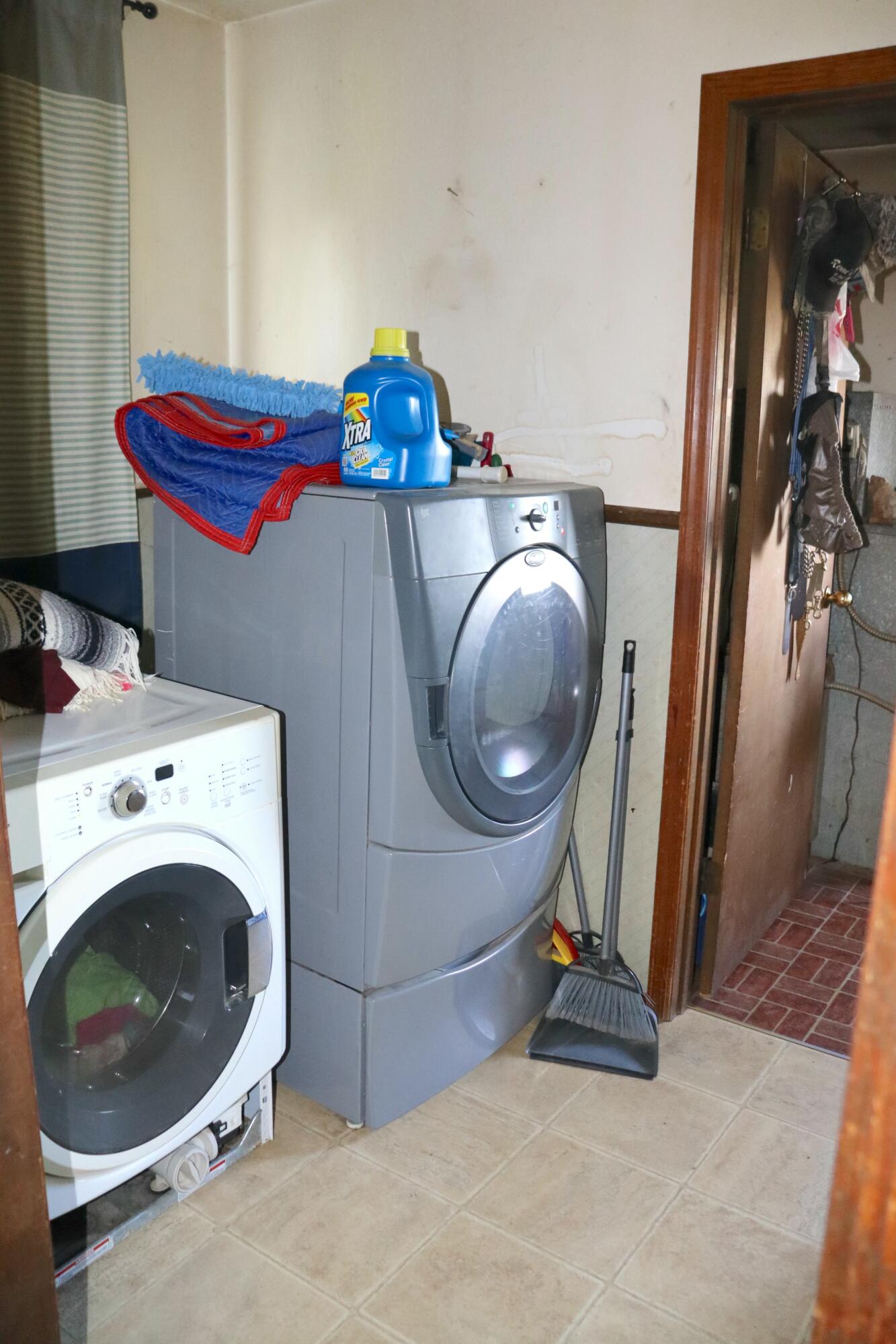 828 Burnett Road Property Photo 16