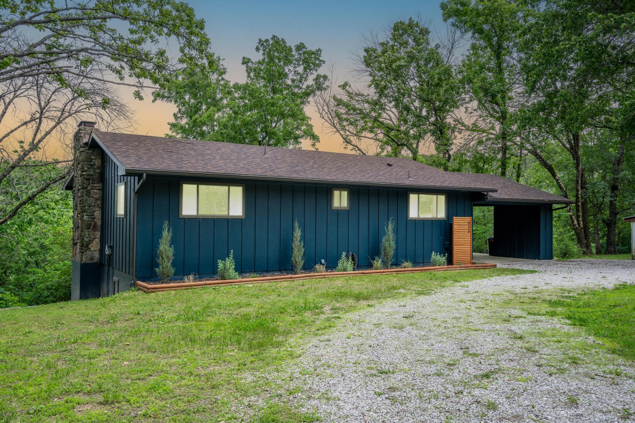 906 Little Cedar Hollow Property Photo 7