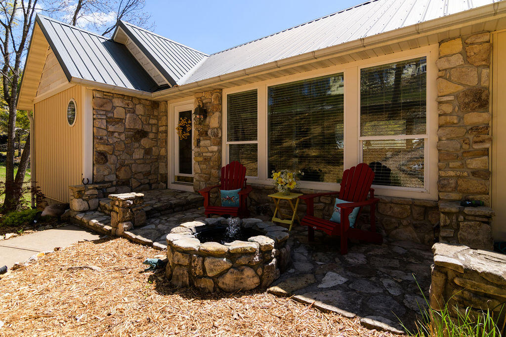 386 Slane Chapel Road Property Photo 6