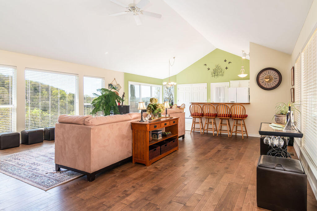 386 Slane Chapel Road Property Photo 8