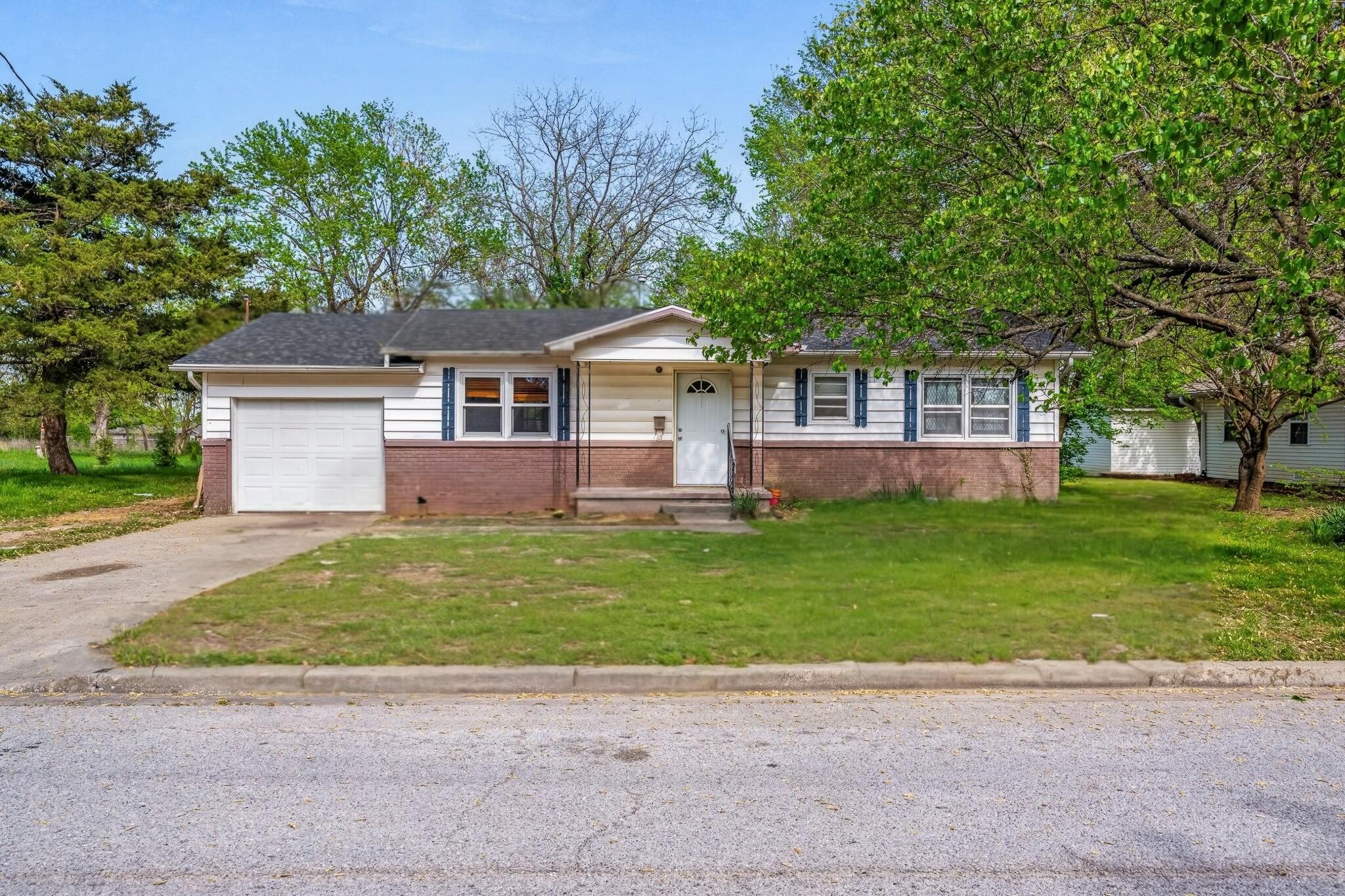 528 South Chicago Avenue Property Photo