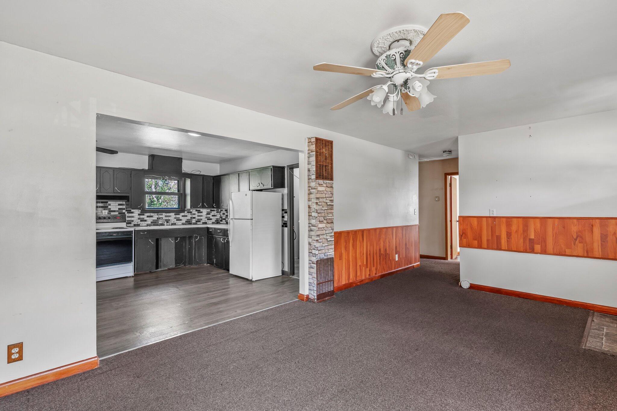 528 South Chicago Avenue Property Photo 2