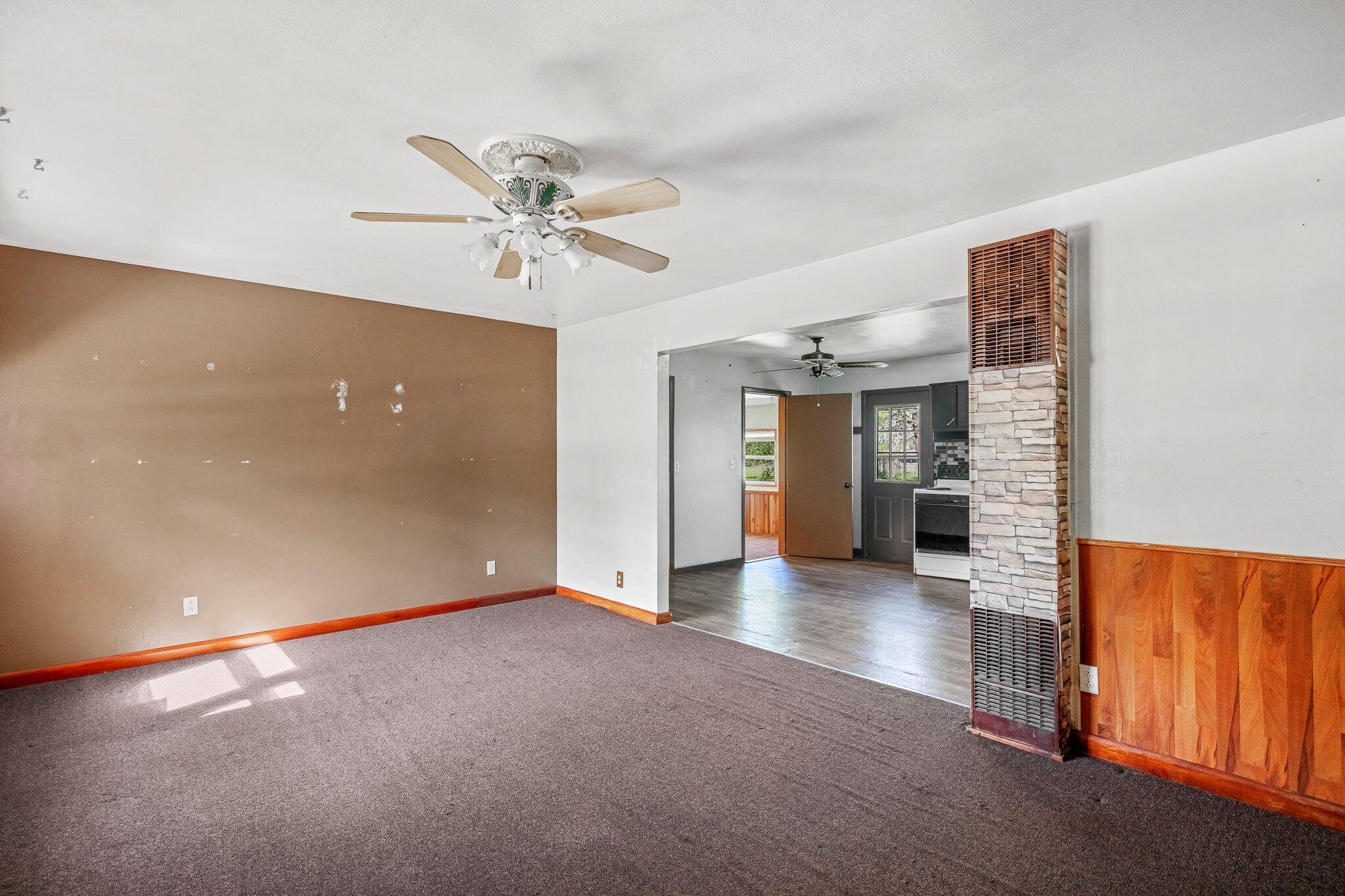 528 South Chicago Avenue Property Photo 3