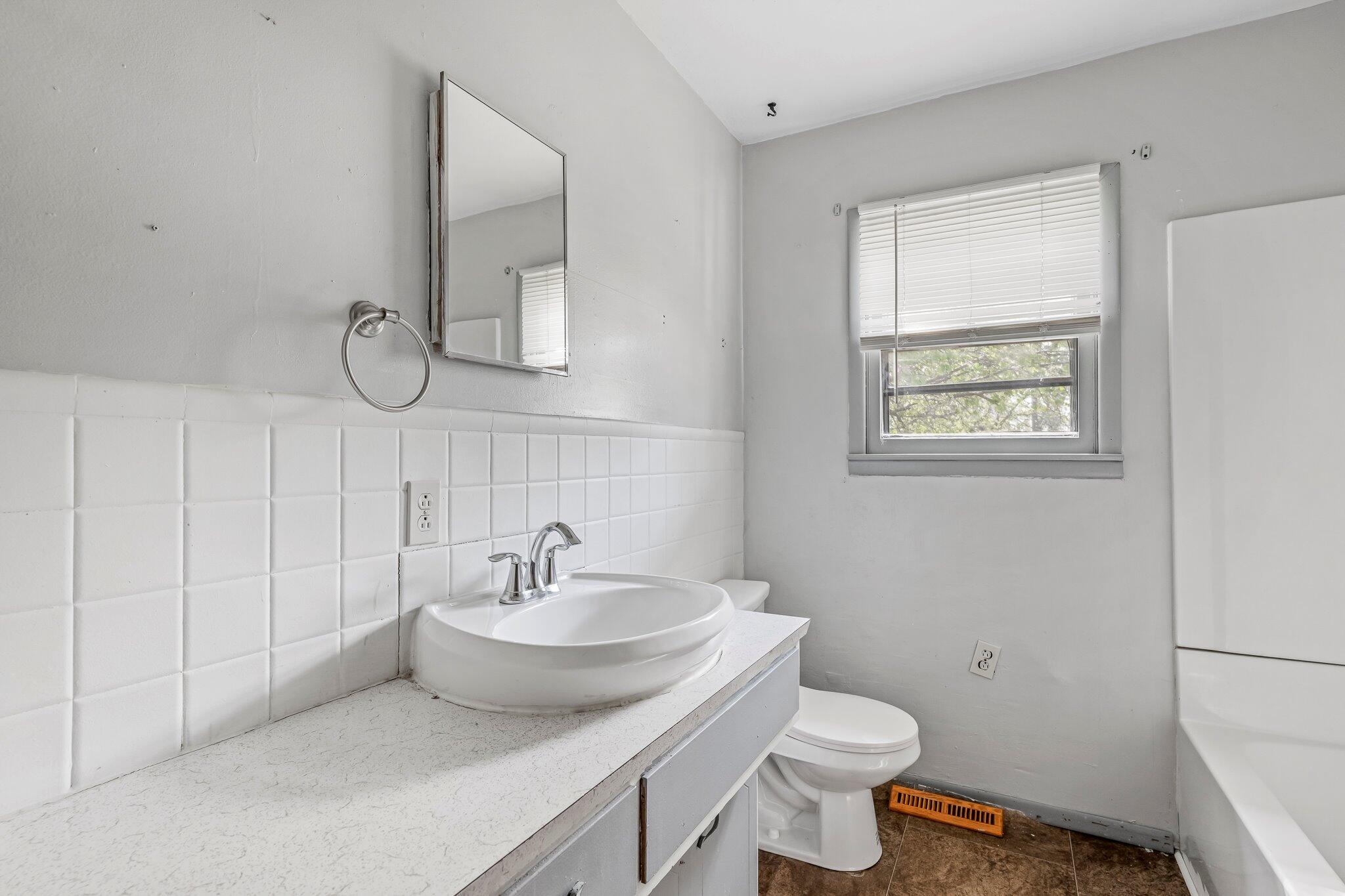 528 South Chicago Avenue Property Photo 8