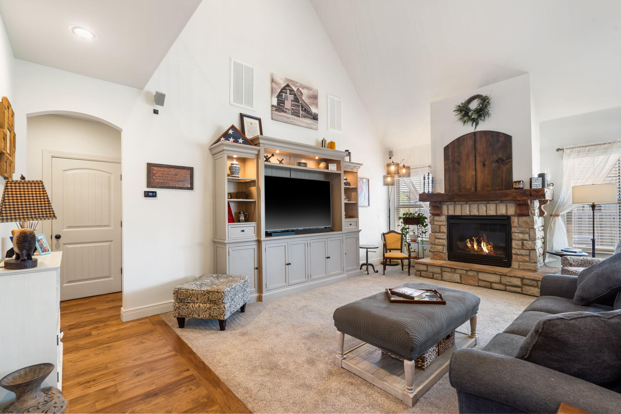 3604 Ledgestone Drive Property Photo 3