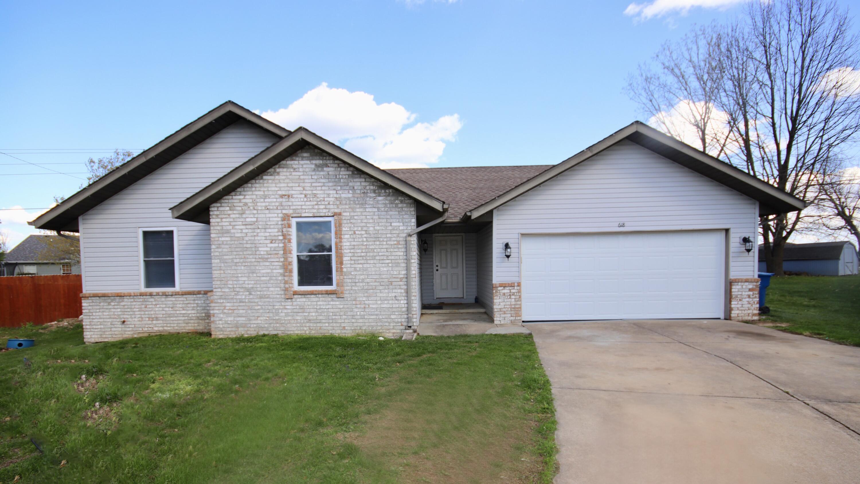 618 East Marian Court Property Photo 1