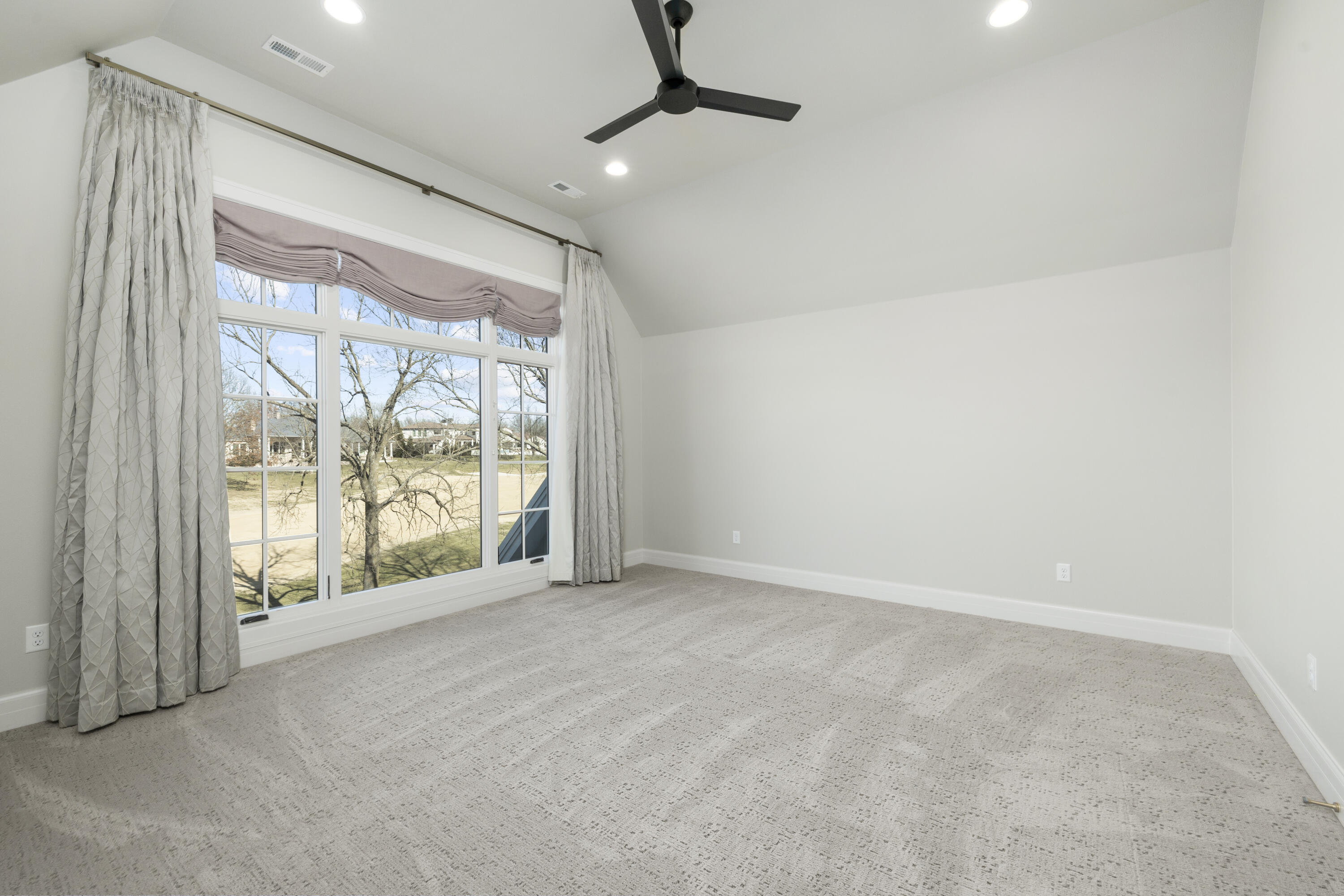 3945-3957 East Dunrobin Drive Property Photo 61