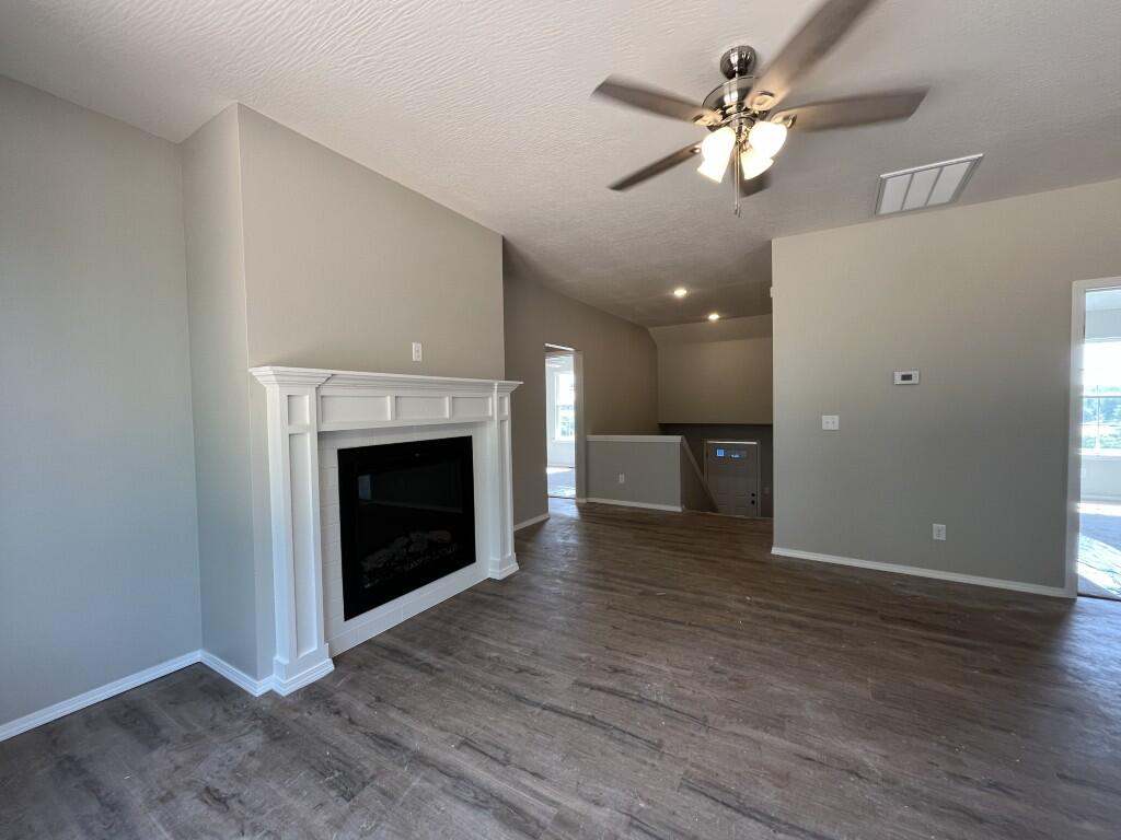 819 Holstein Lane Property Photo 2