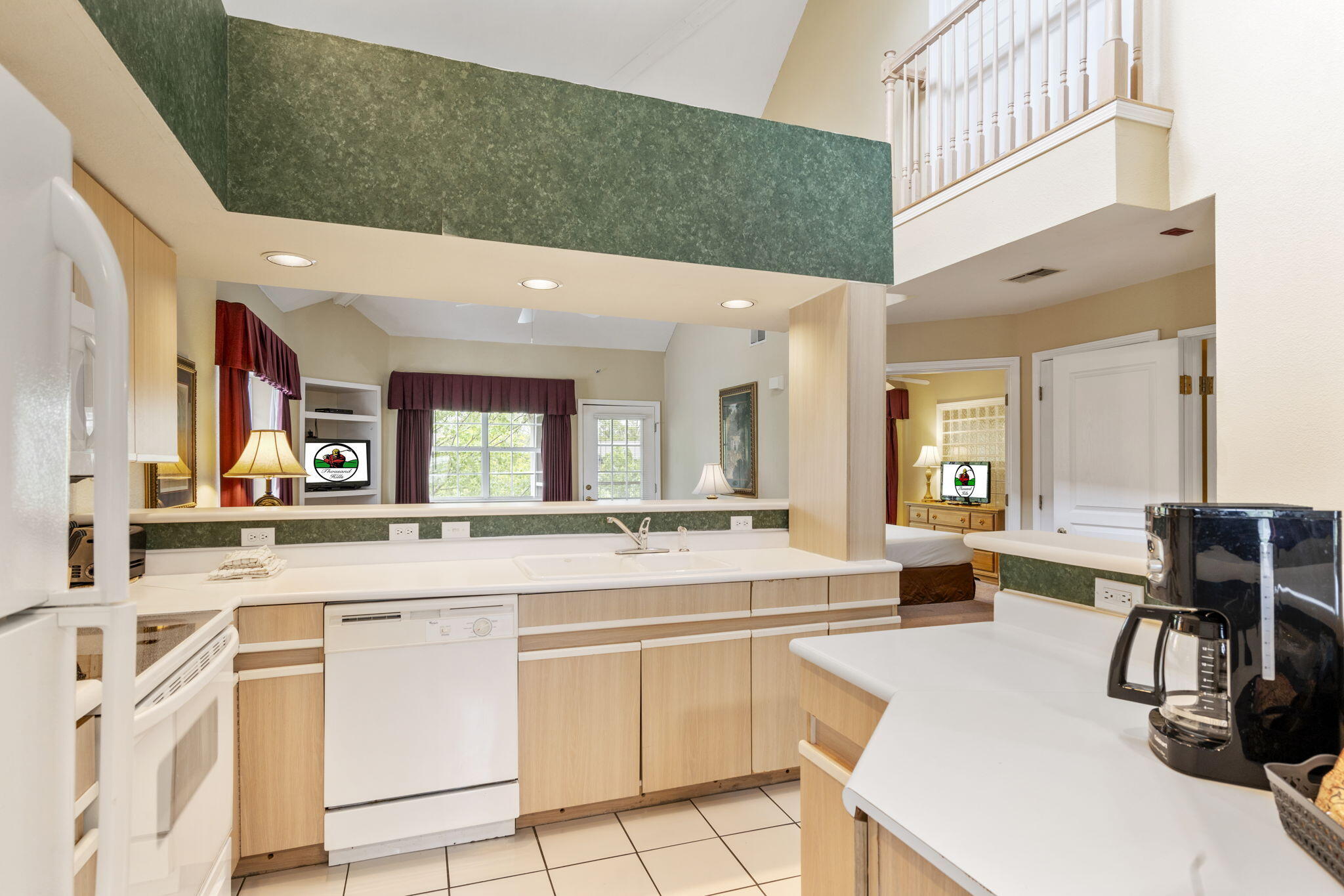 2800 Green Mountain Drive Property Photo 6