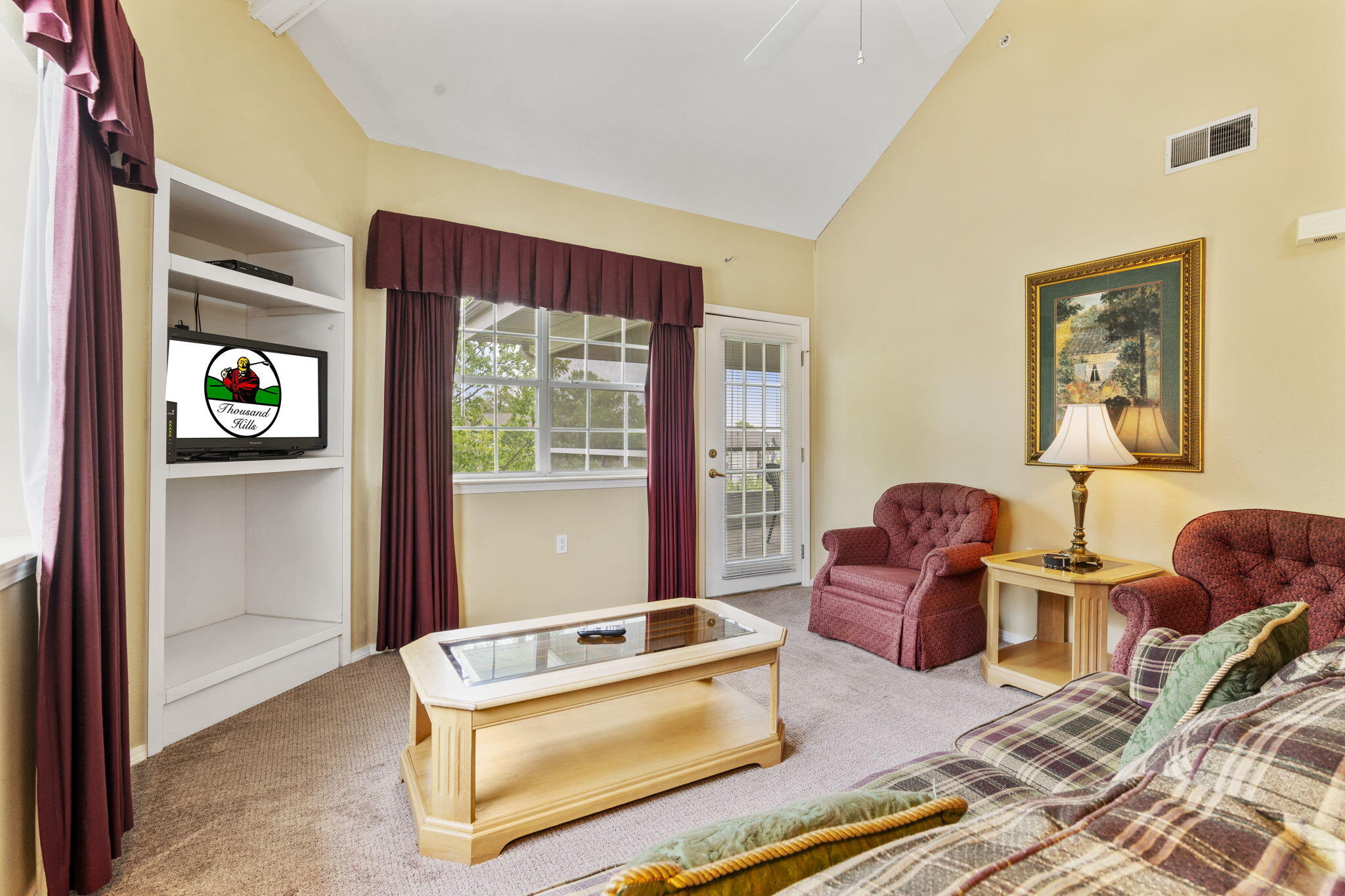 2800 Green Mountain Drive Property Photo 8