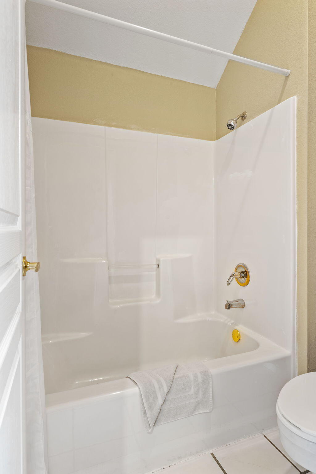 2800 Green Mountain Drive Property Photo 16