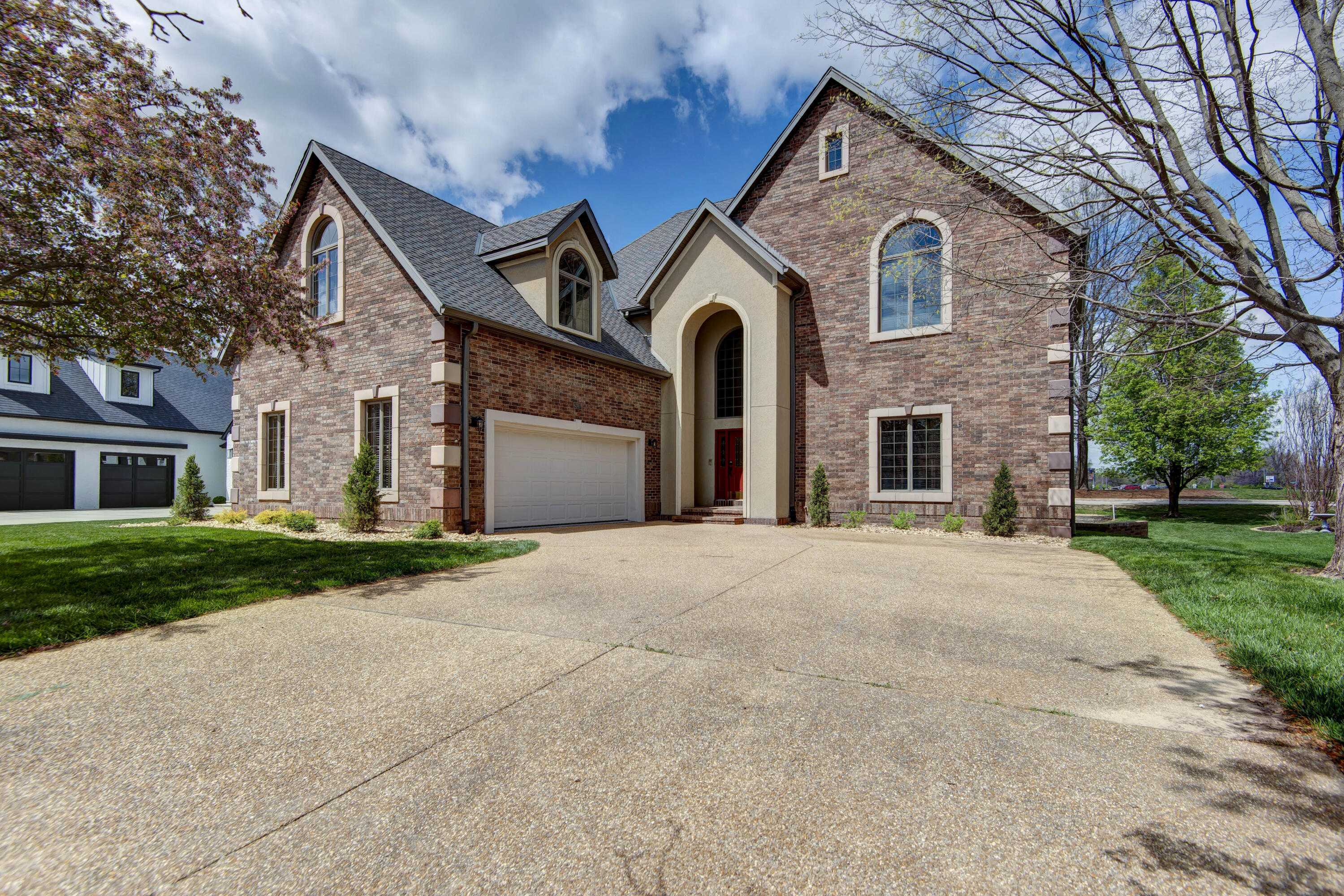 6307 South Meadowview Drive Property Photo 1
