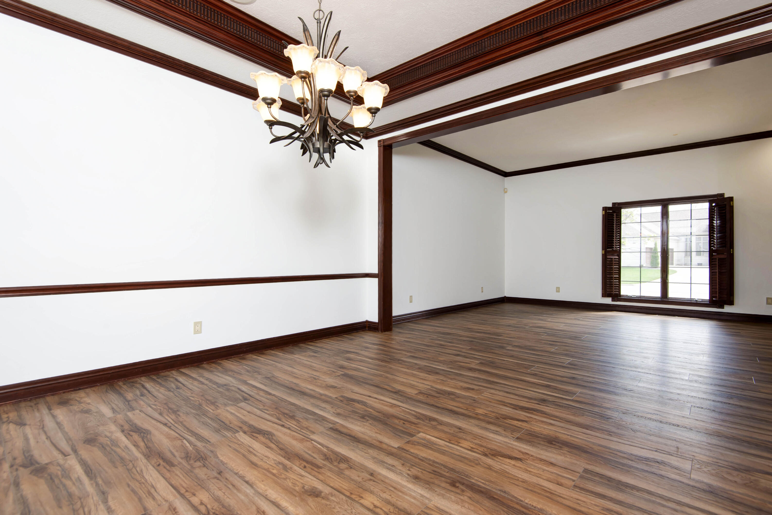 6307 South Meadowview Drive Property Photo 9
