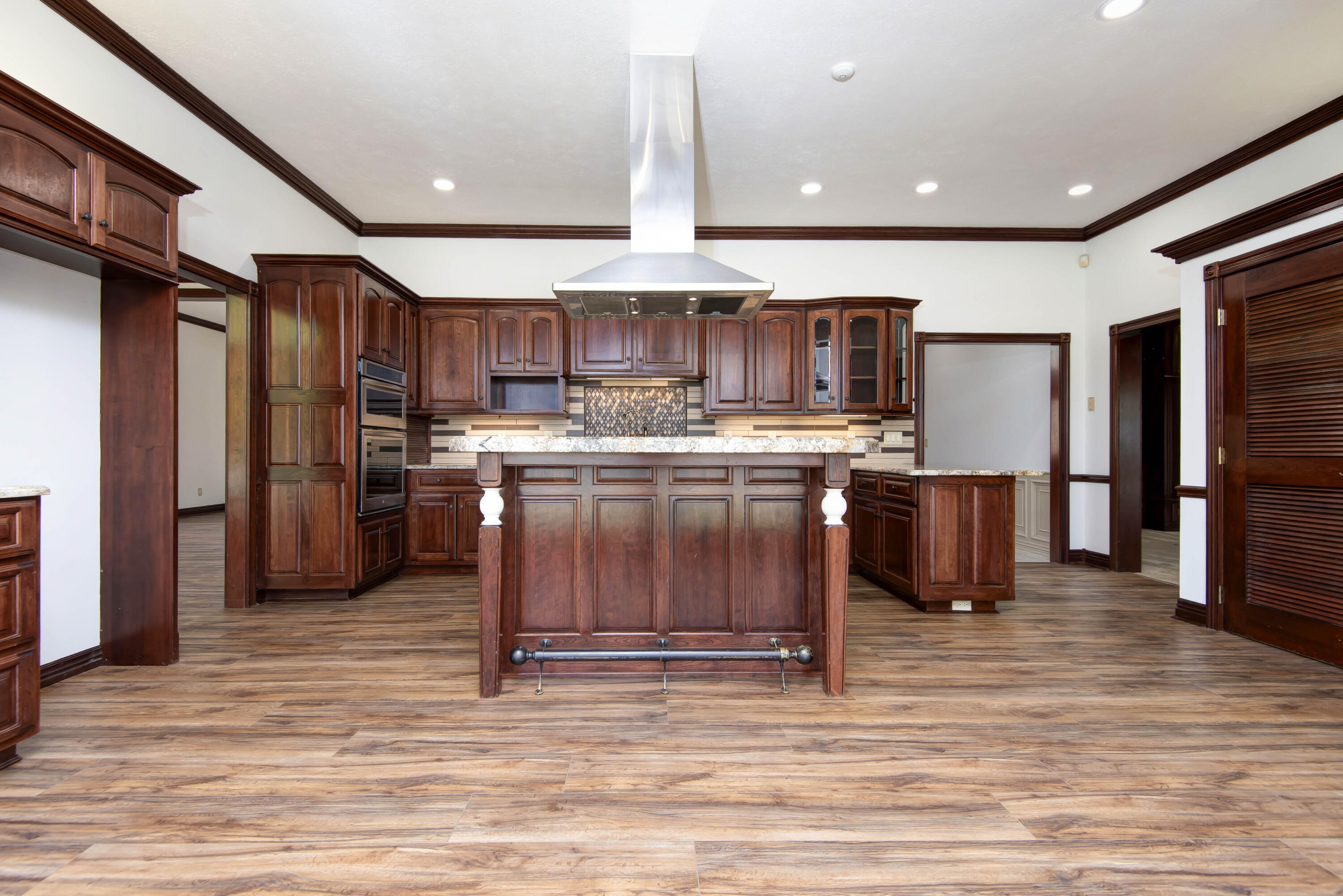 6307 South Meadowview Drive Property Photo 15