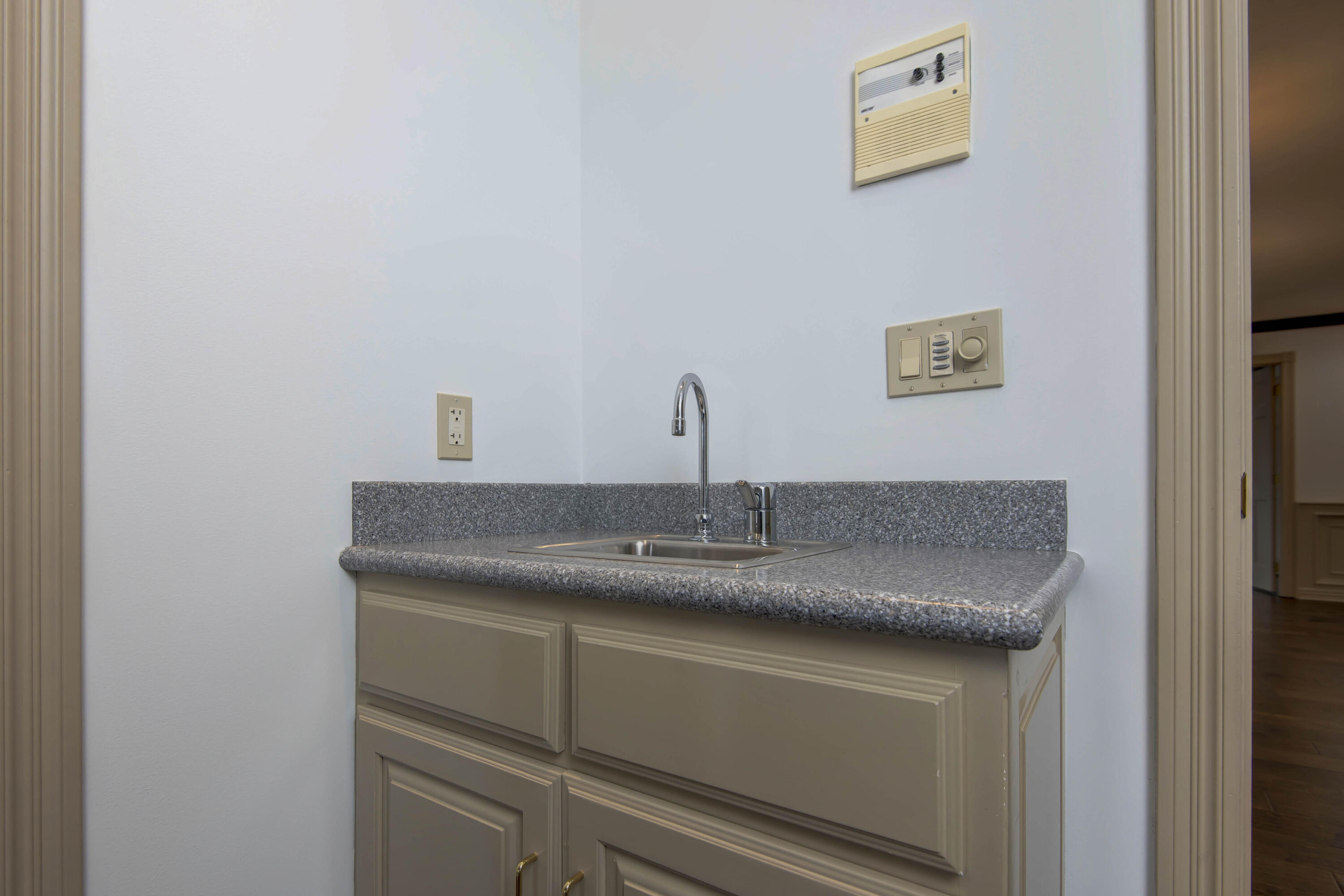 6307 South Meadowview Drive Property Photo 39