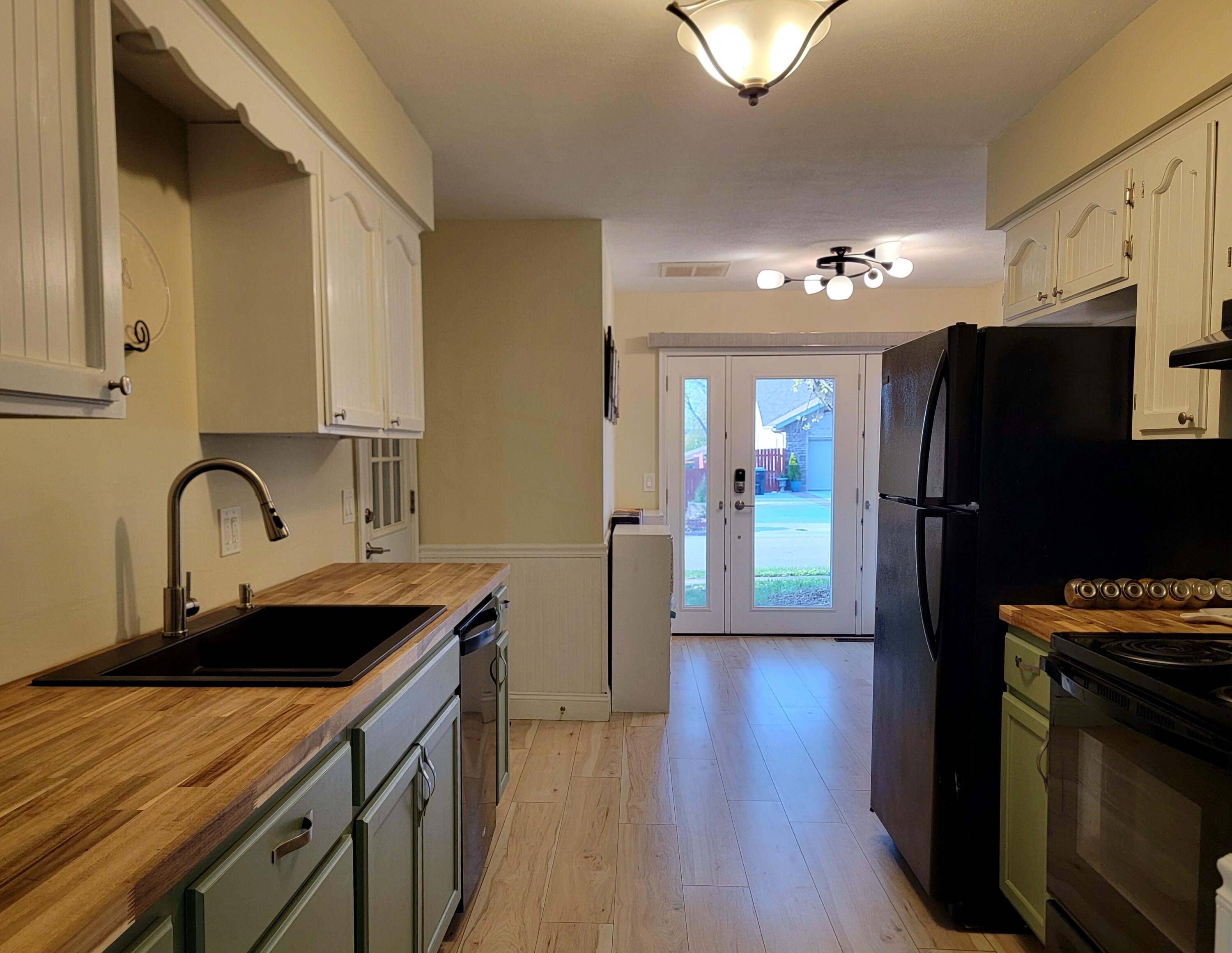 3840 South Colgate Avenue Property Photo 9