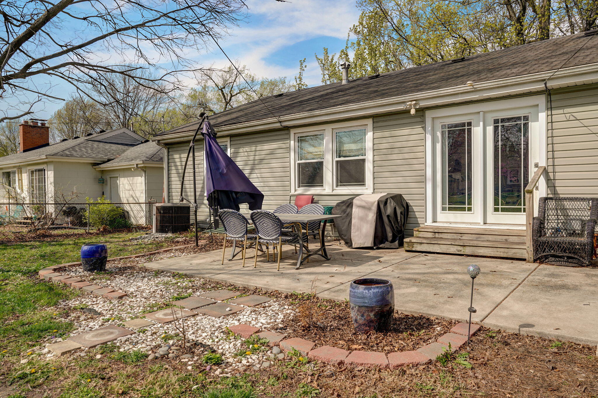 1920 South Collinson Avenue Property Photo 17