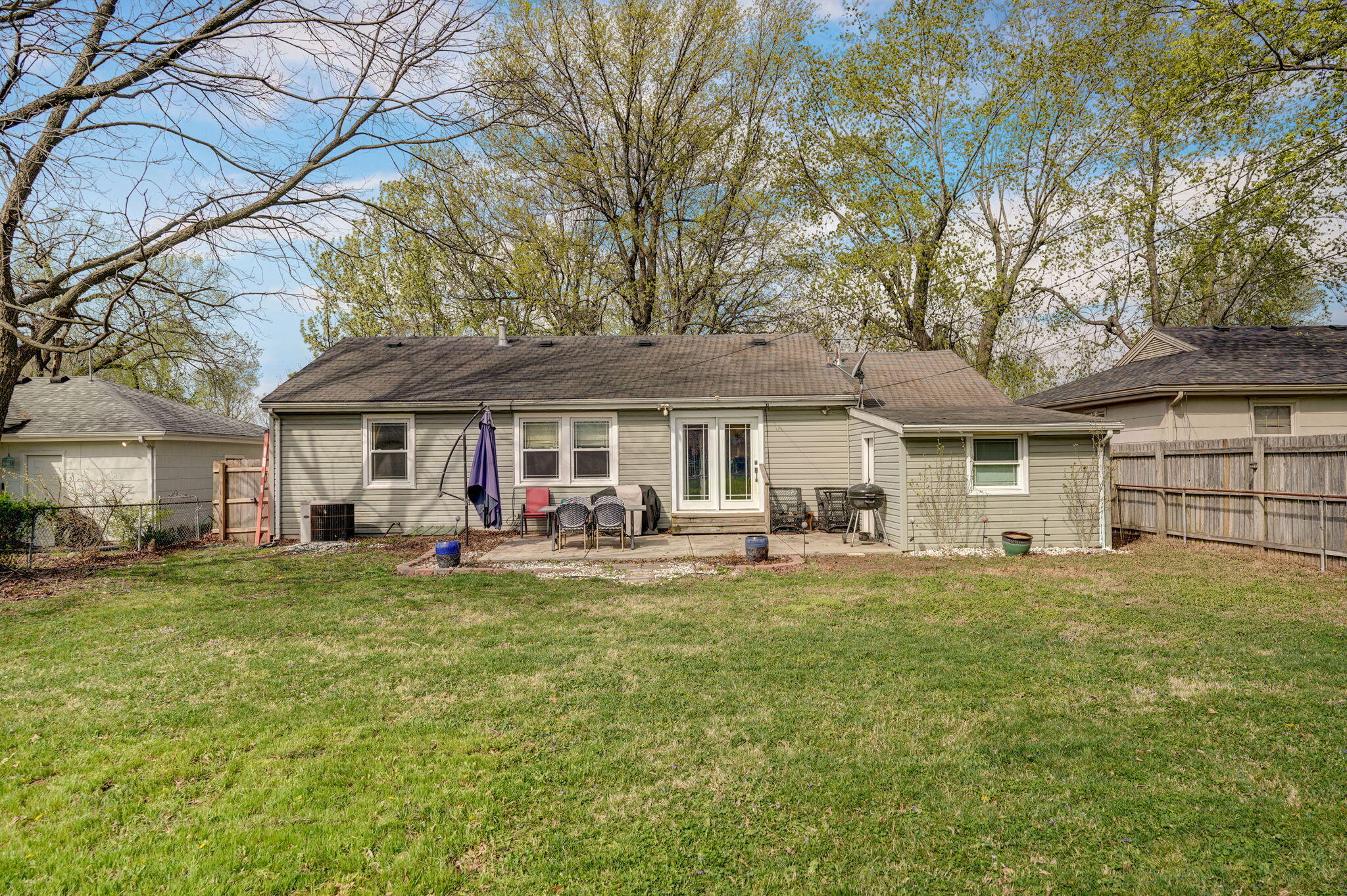 1920 South Collinson Avenue Property Photo 19