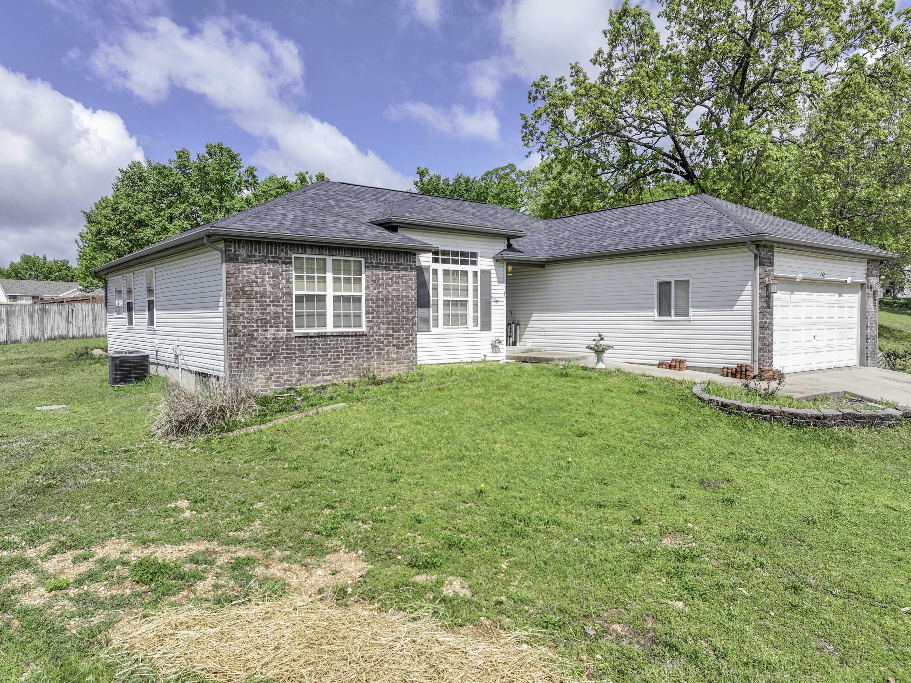 142 Oregon Lane Property Photo 3
