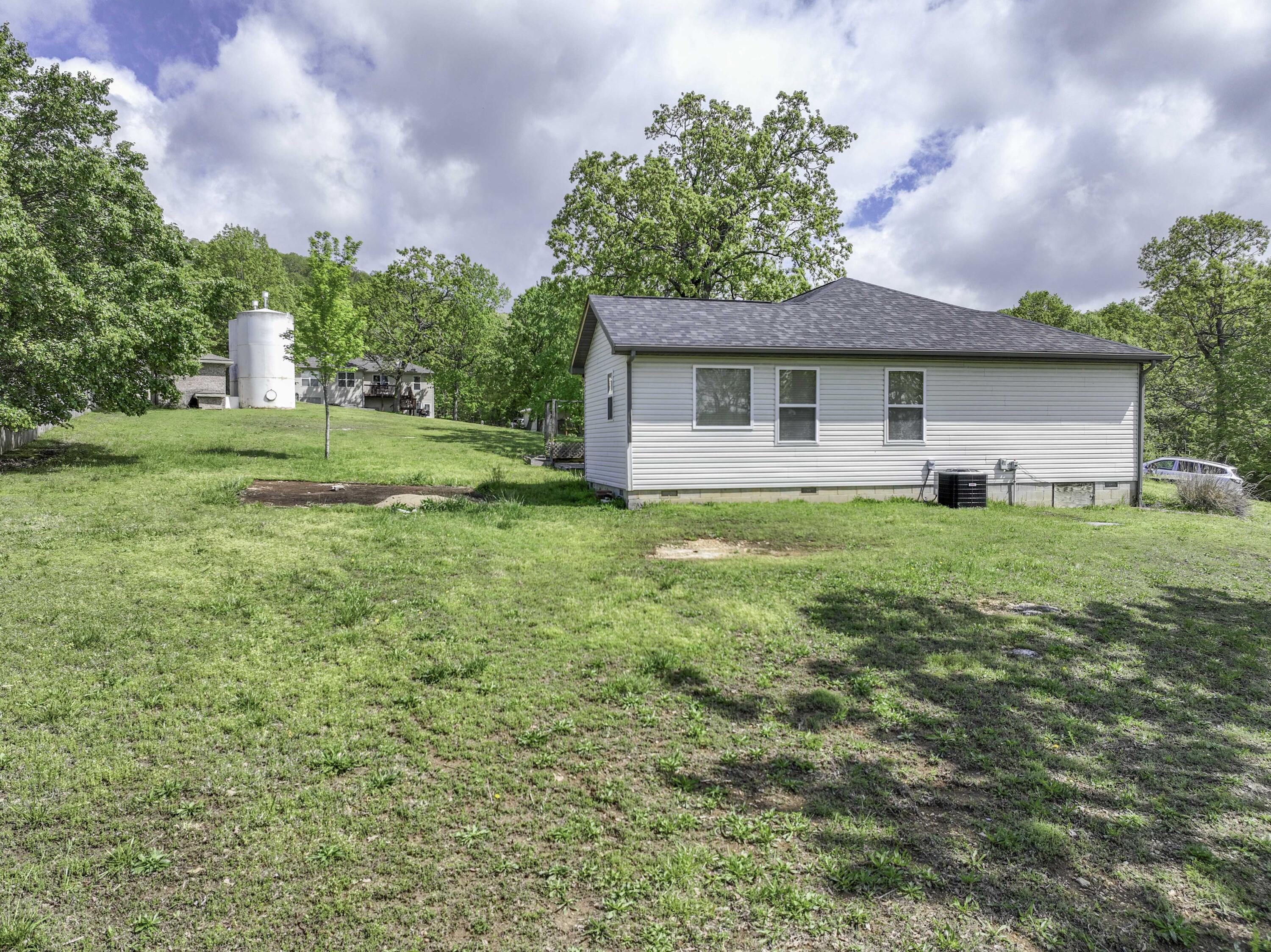 142 Oregon Lane Property Photo 4