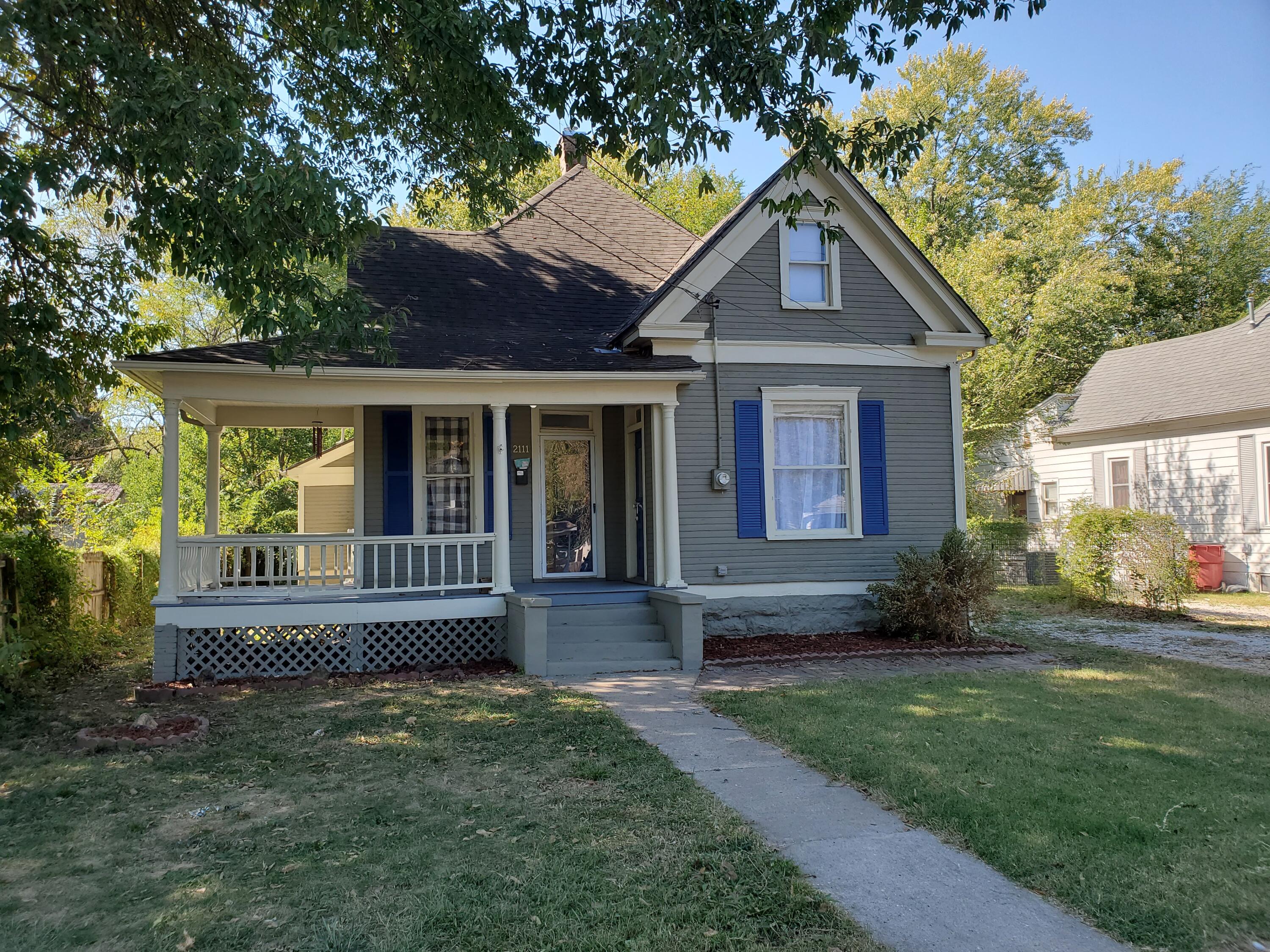 2111 North Grant Avenue Property Photo 1