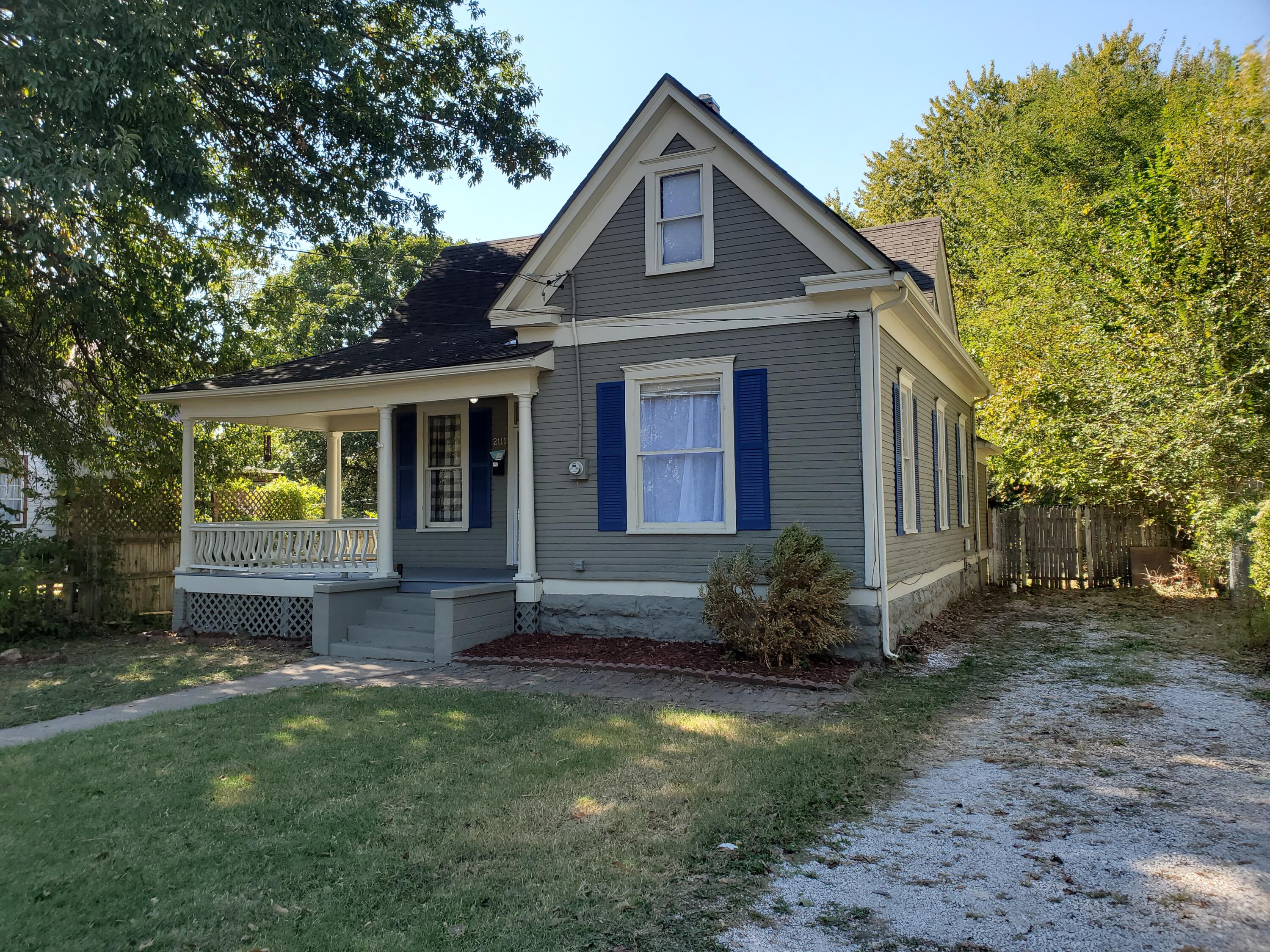 2111 North Grant Avenue Property Photo 2