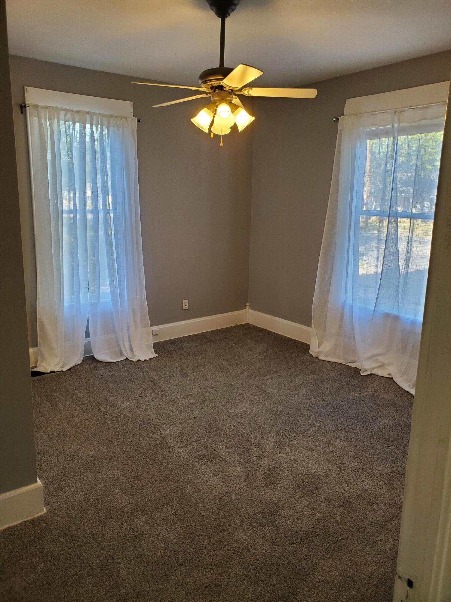 2111 North Grant Avenue Property Photo 8