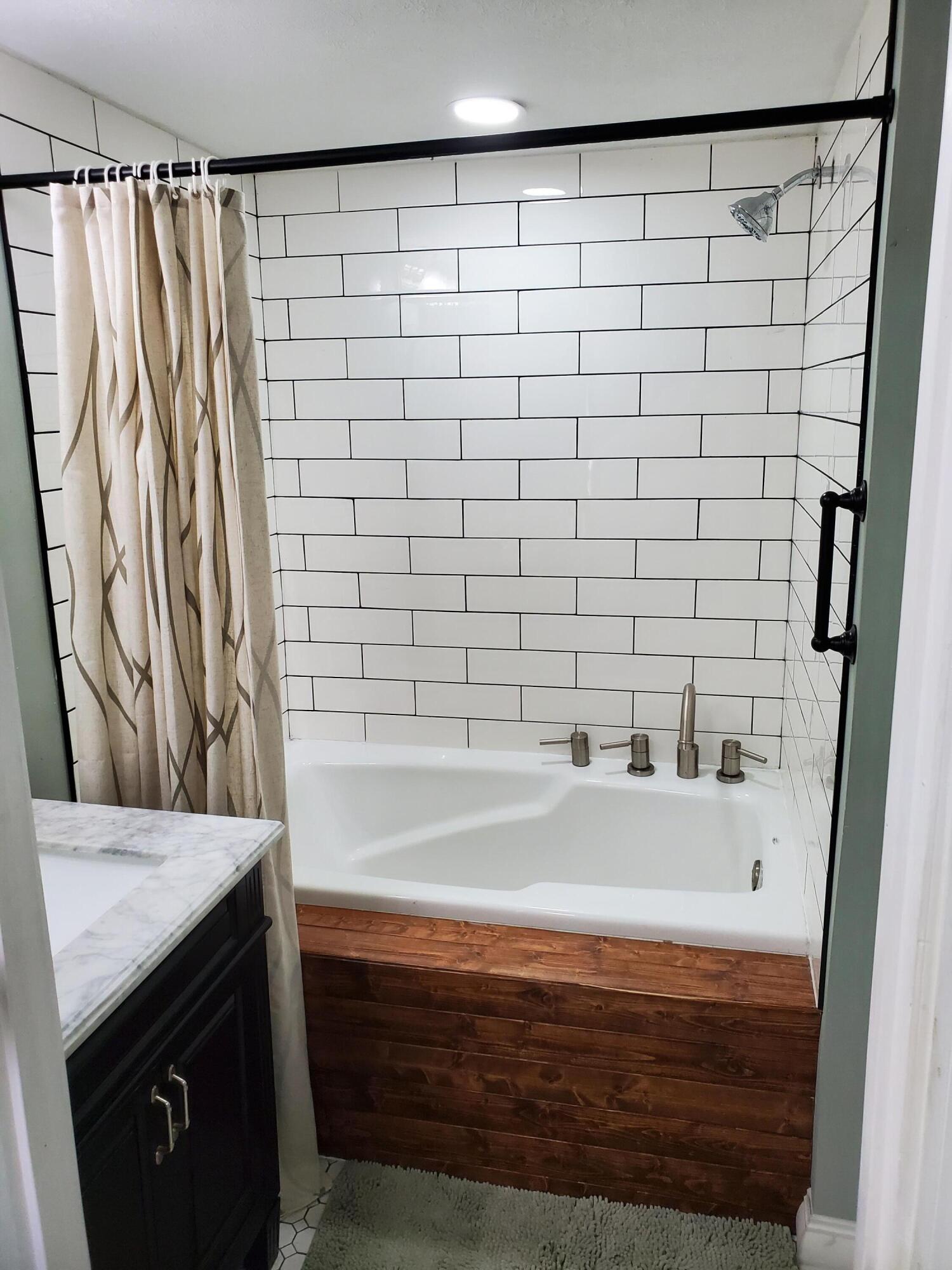 2111 North Grant Avenue Property Photo 16