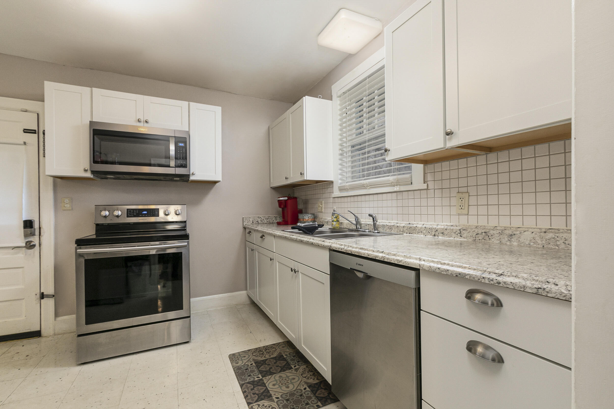1453 South Jefferson Avenue Property Photo 9