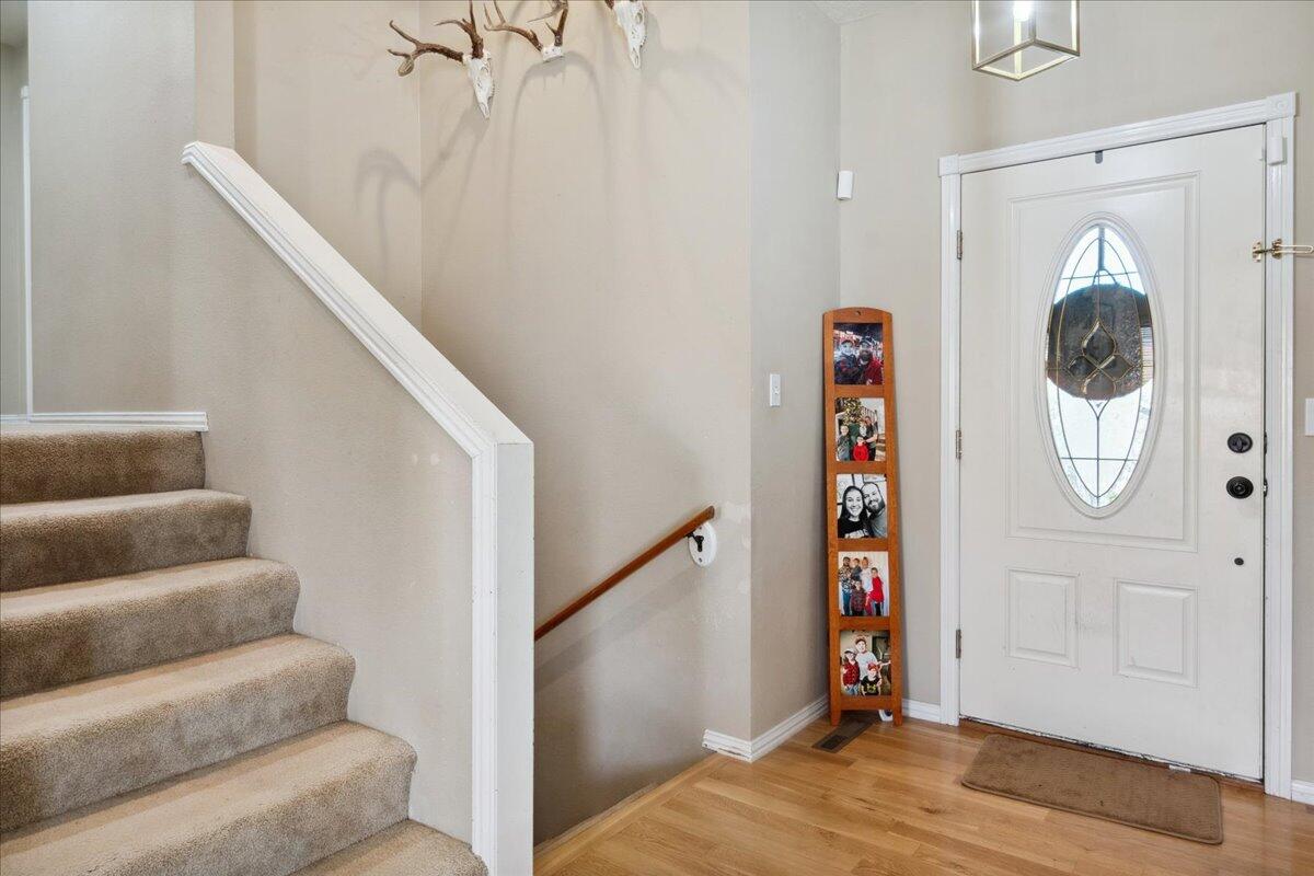 1424 South Nitro Property Photo 2
