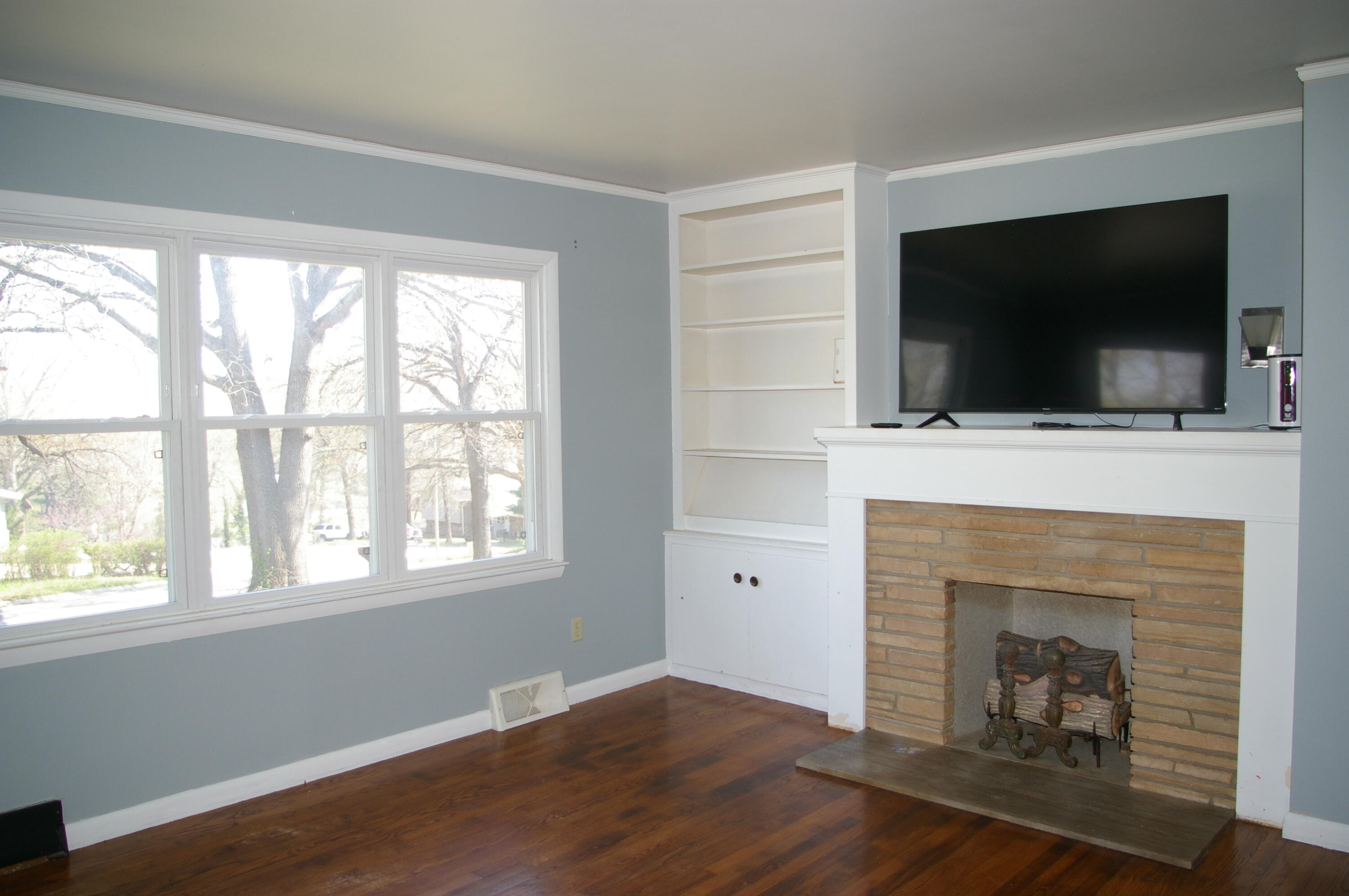415 Crestwood Drive Property Photo 8