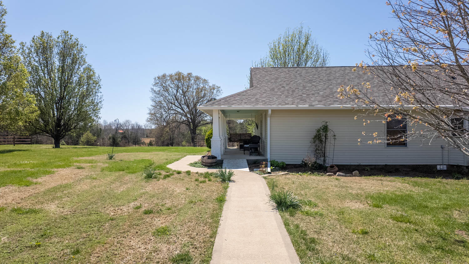 1742 Flora Church Property Photo 6