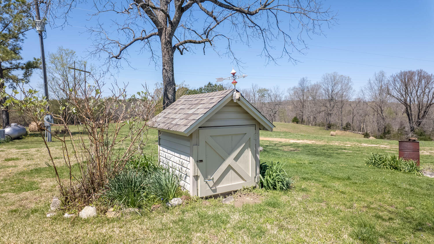 1742 Flora Church Property Photo 8