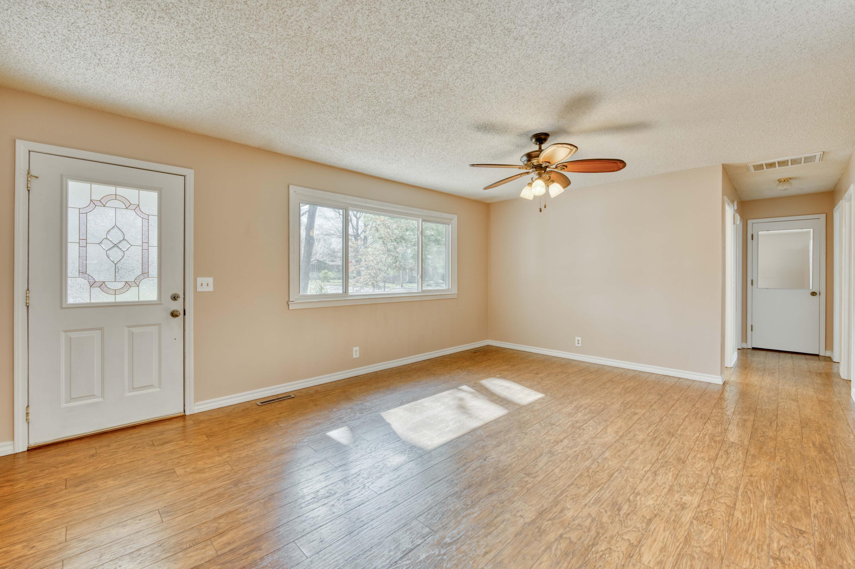 1359 South Gelven Avenue Property Photo 6