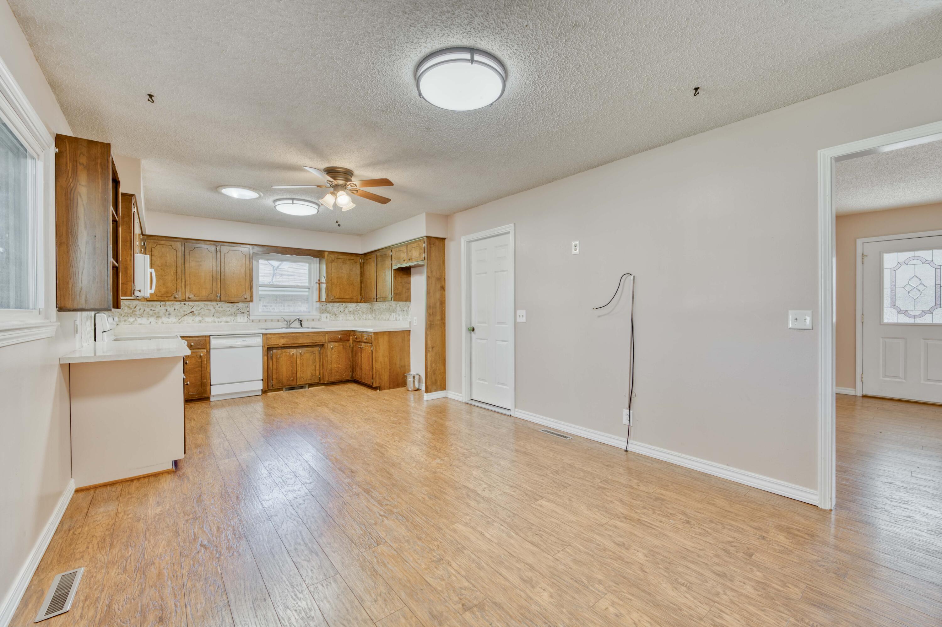 1359 South Gelven Avenue Property Photo 9