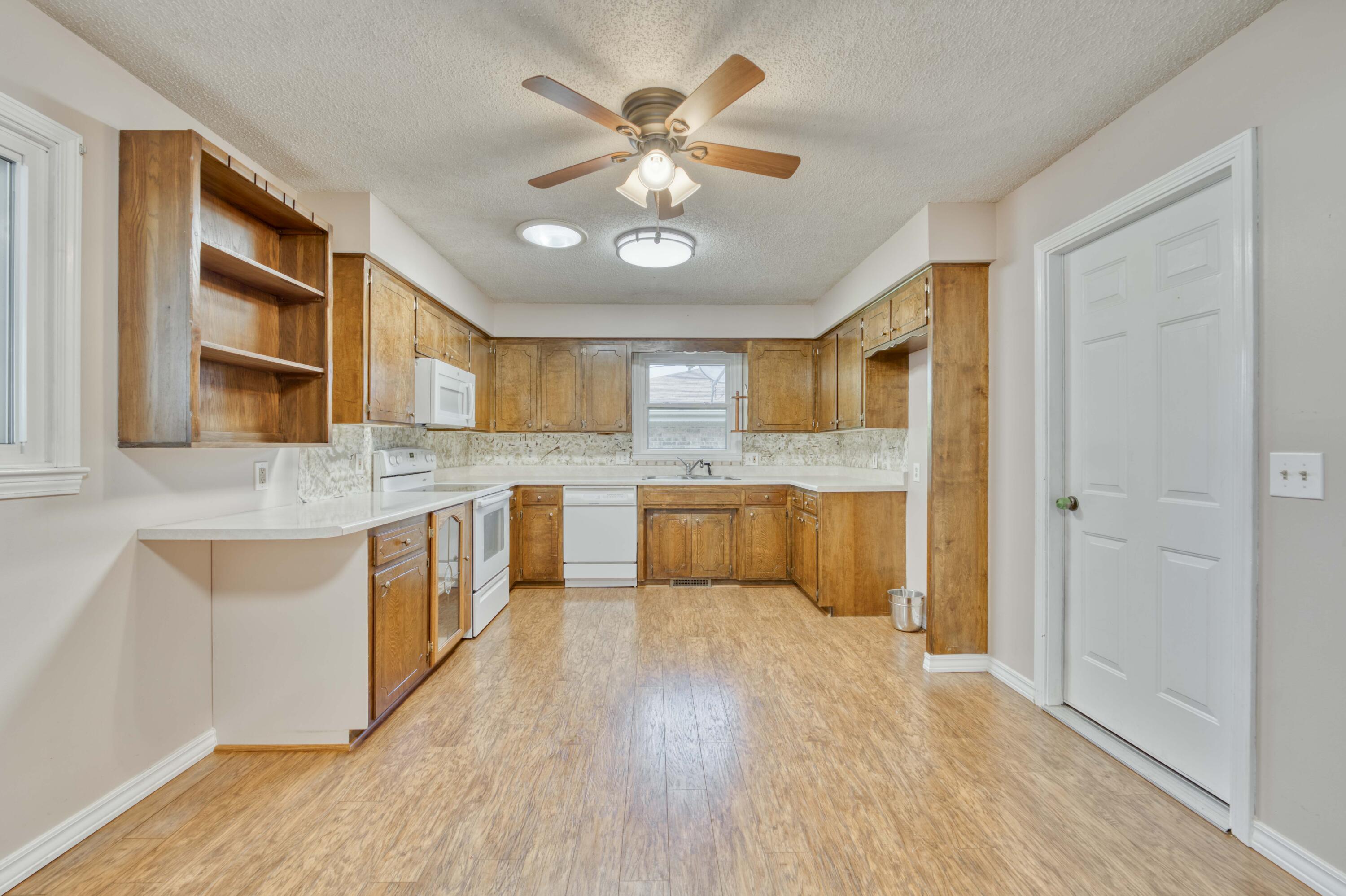 1359 South Gelven Avenue Property Photo 10