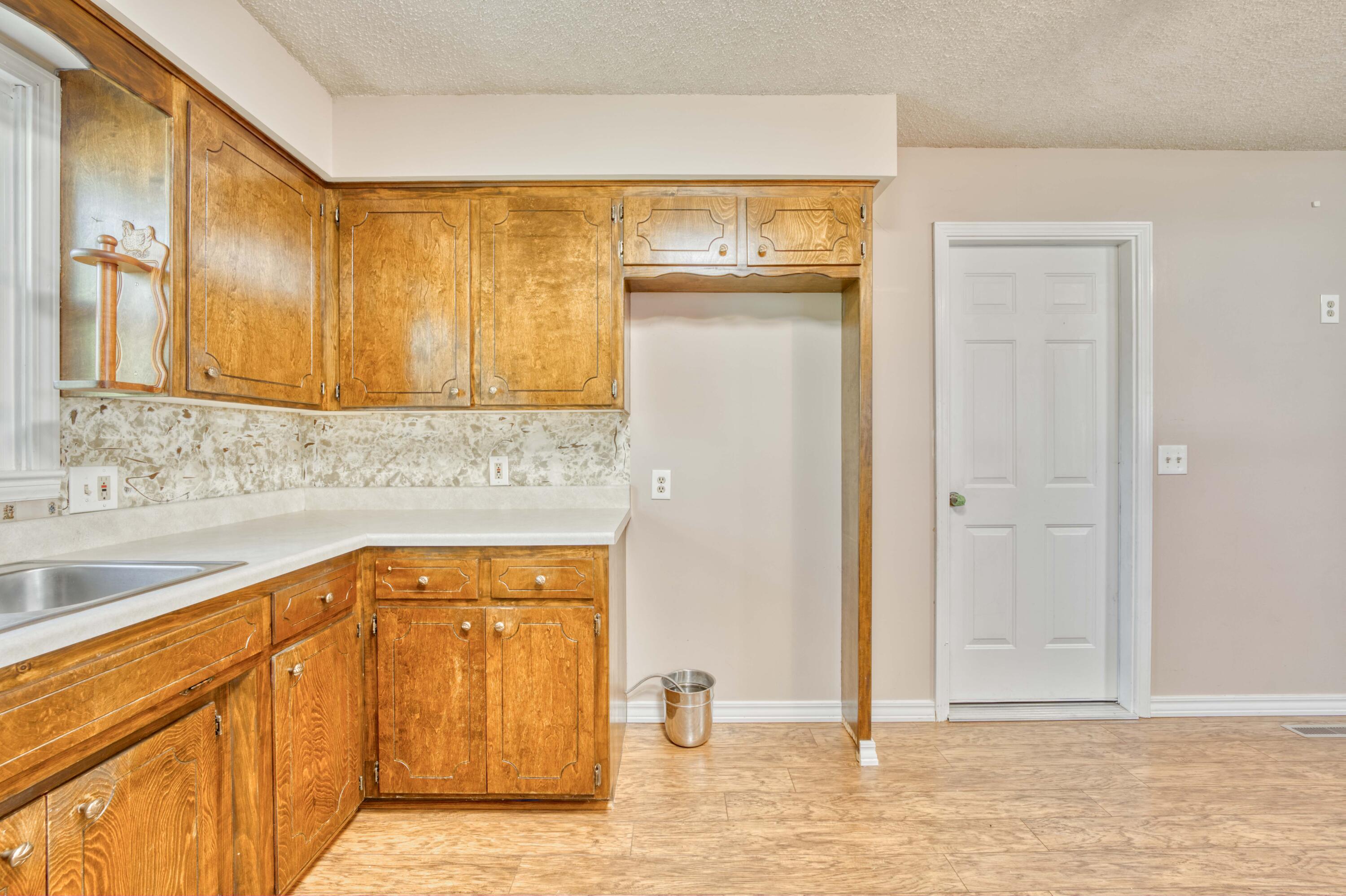 1359 South Gelven Avenue Property Photo 12