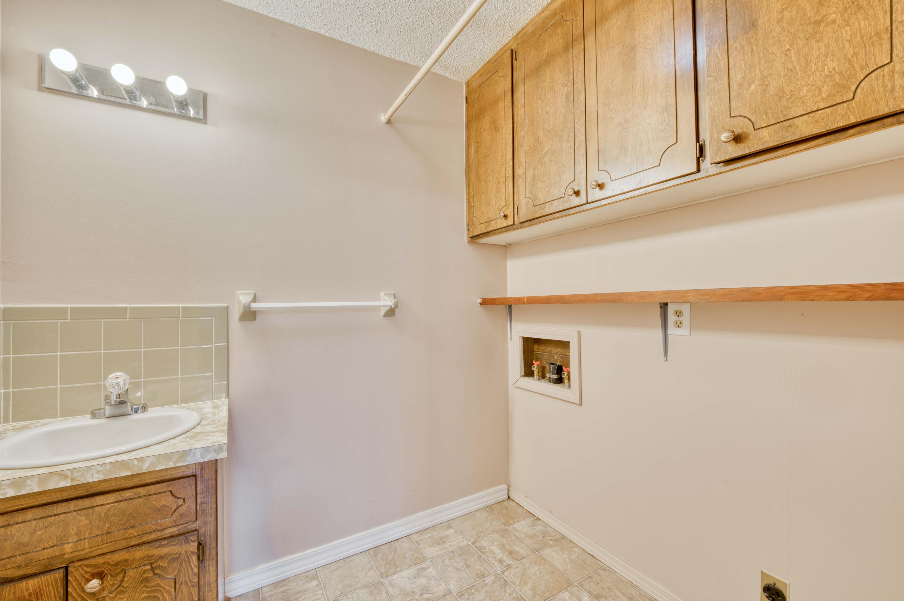 1359 South Gelven Avenue Property Photo 14
