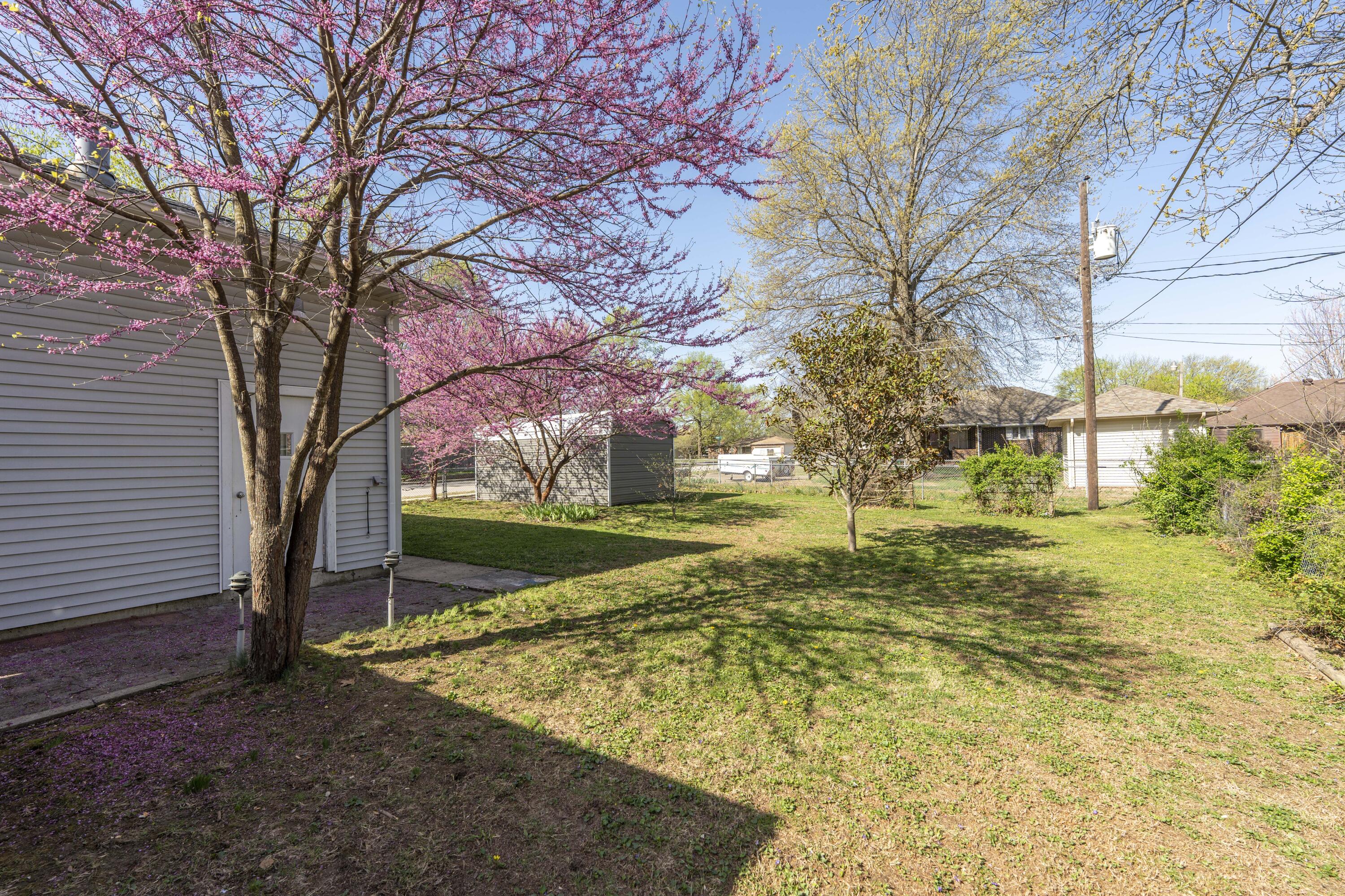 1359 South Gelven Avenue Property Photo 31