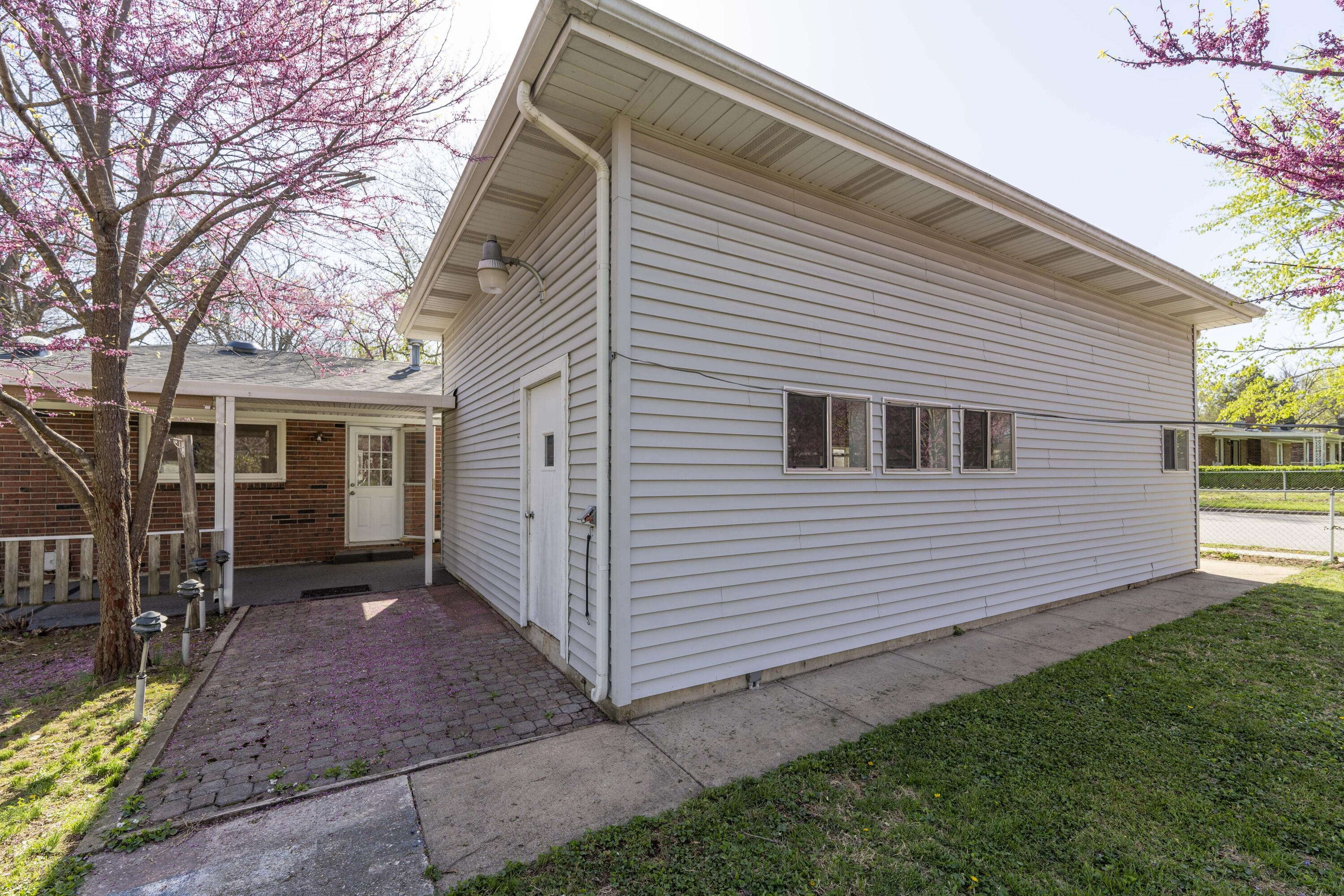 1359 South Gelven Avenue Property Photo 36