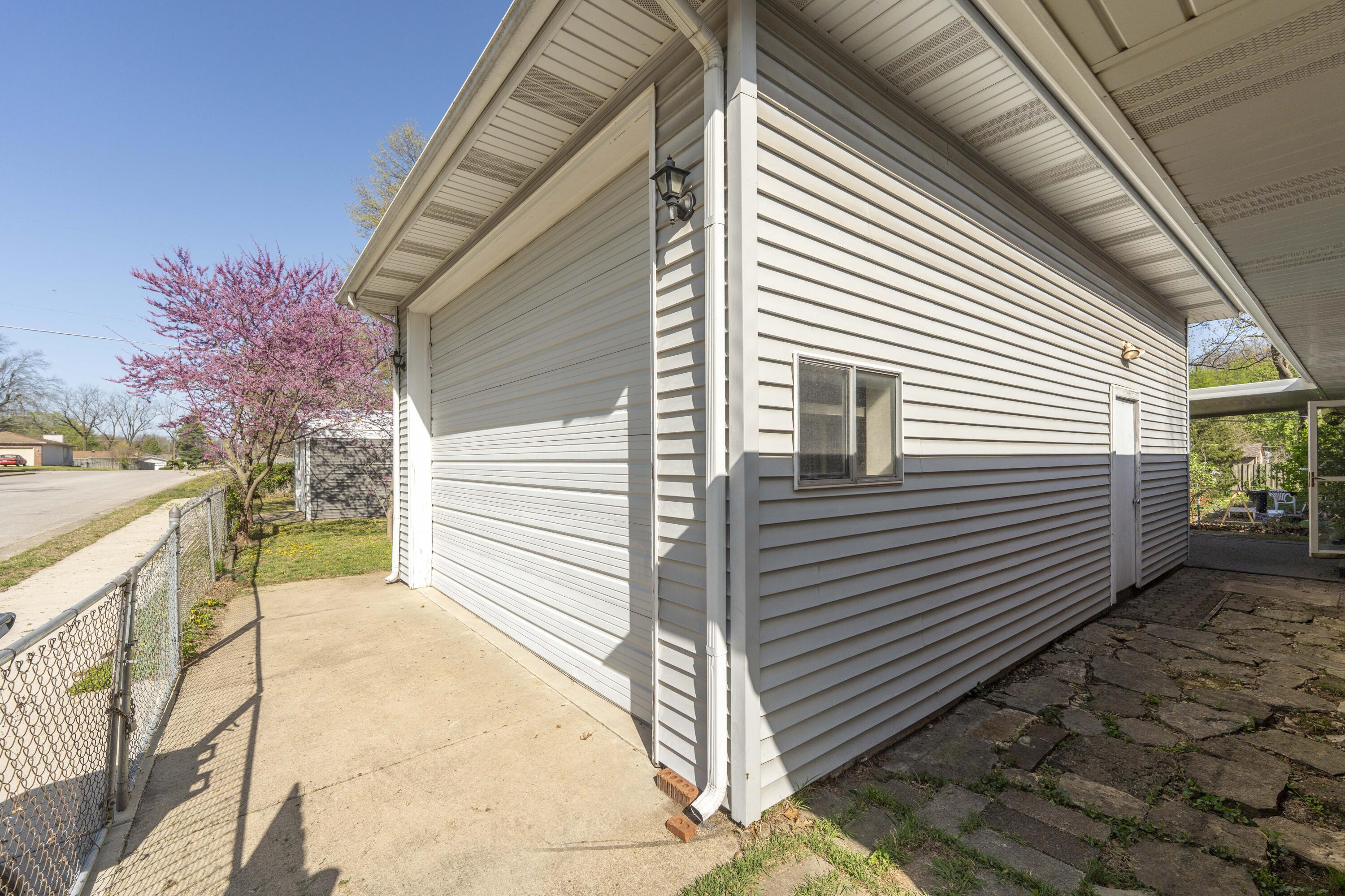 1359 South Gelven Avenue Property Photo 37