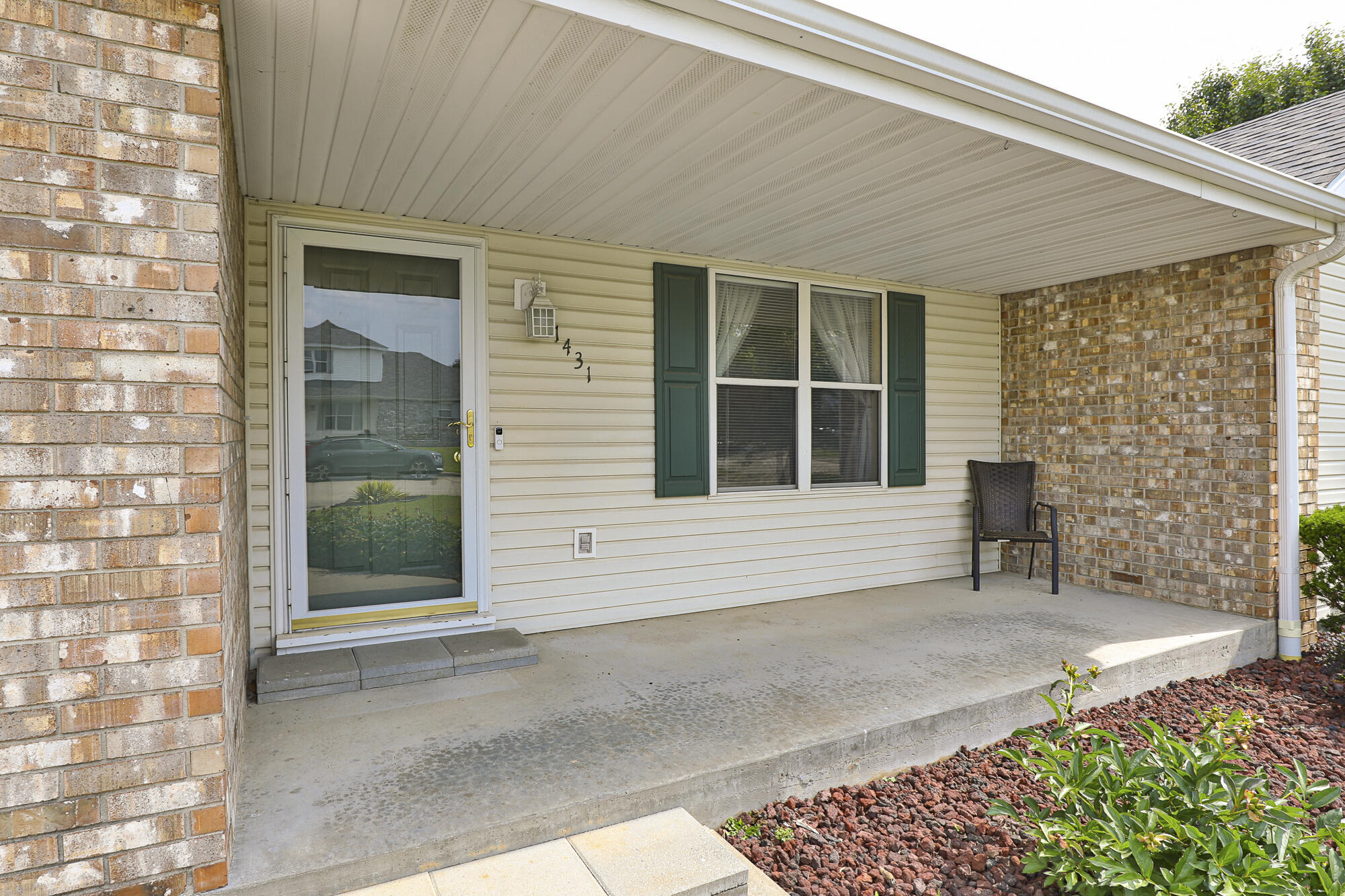 1431 Isdell Street Property Photo 3